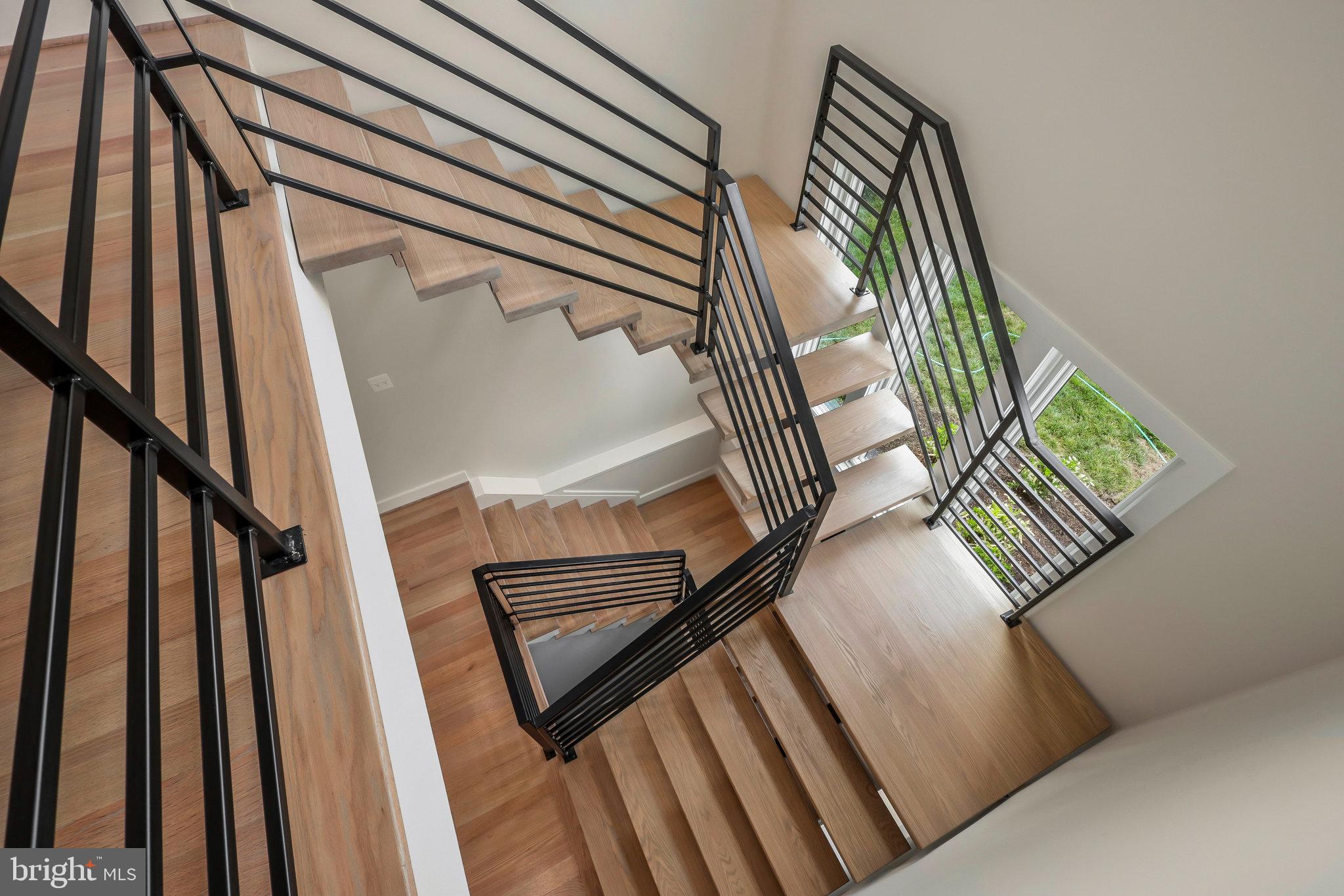 WAVERLY HILLS - Residential