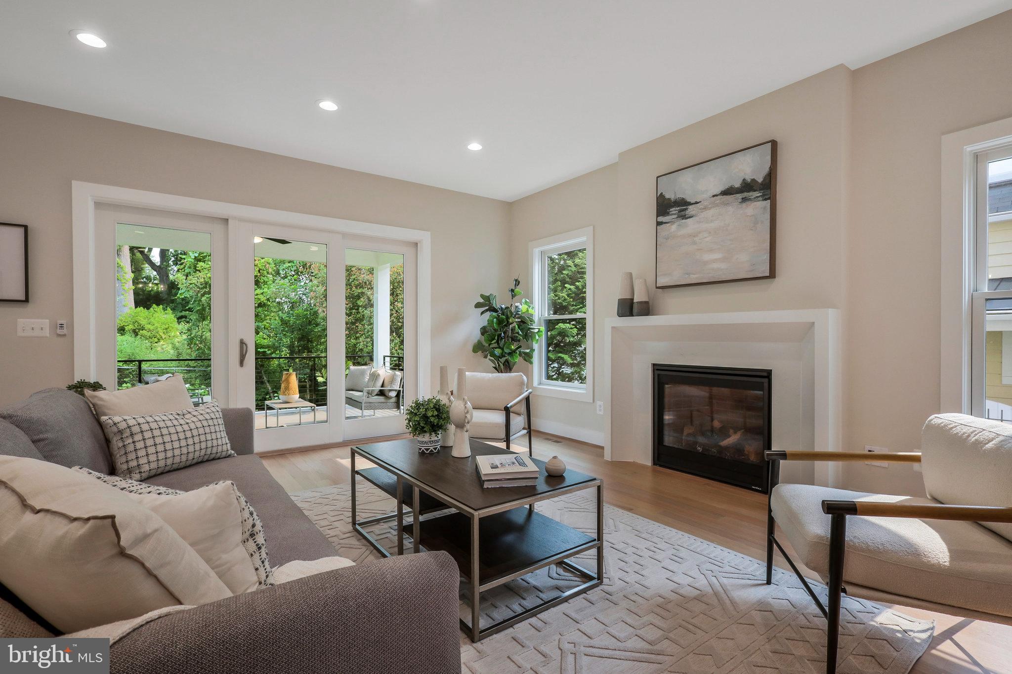 WAVERLY HILLS - Residential