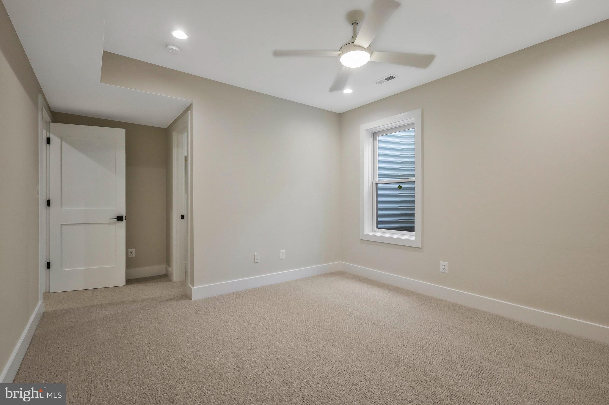 WAVERLY HILLS - Residential