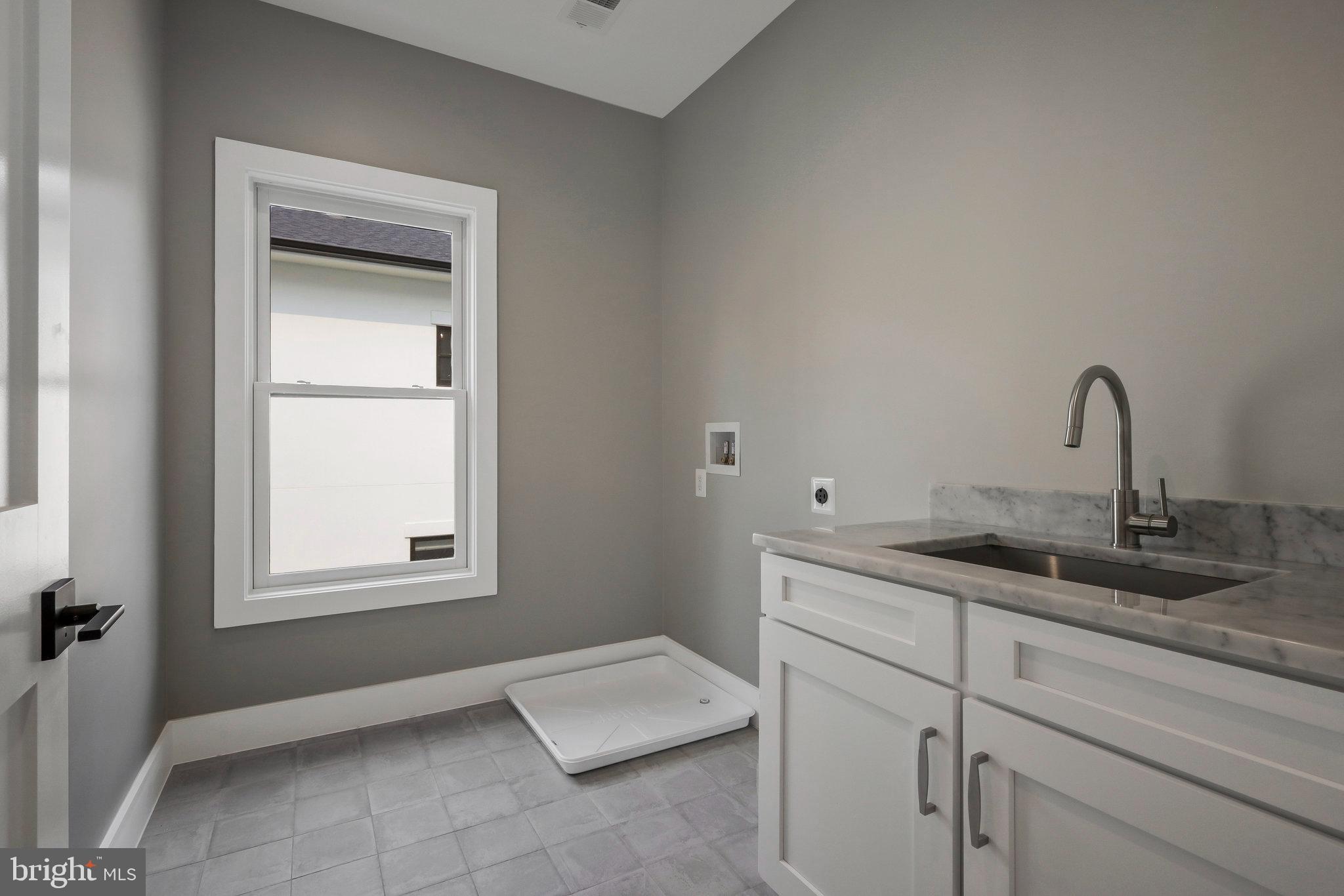 WAVERLY HILLS - Residential