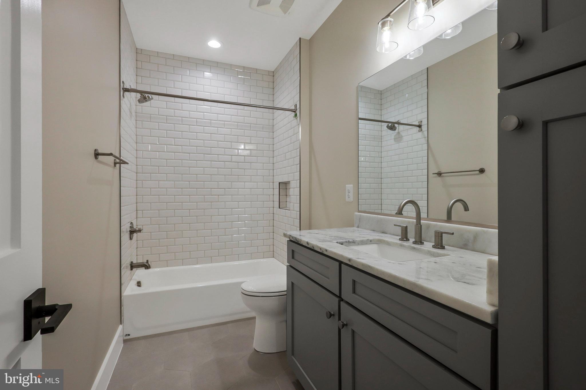 WAVERLY HILLS - Residential