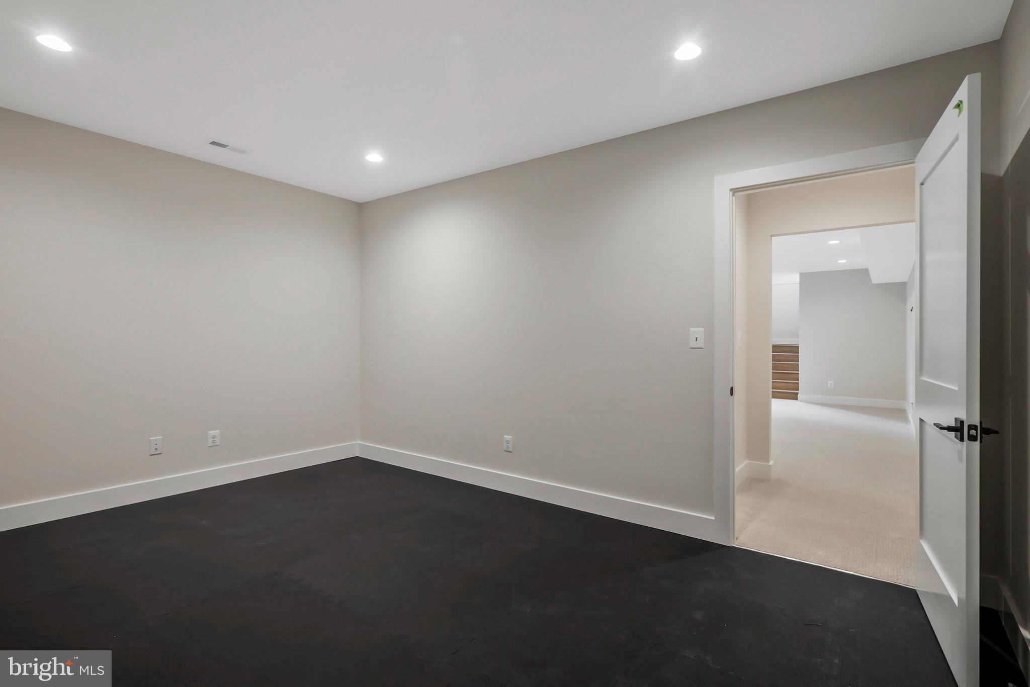 WAVERLY HILLS - Residential