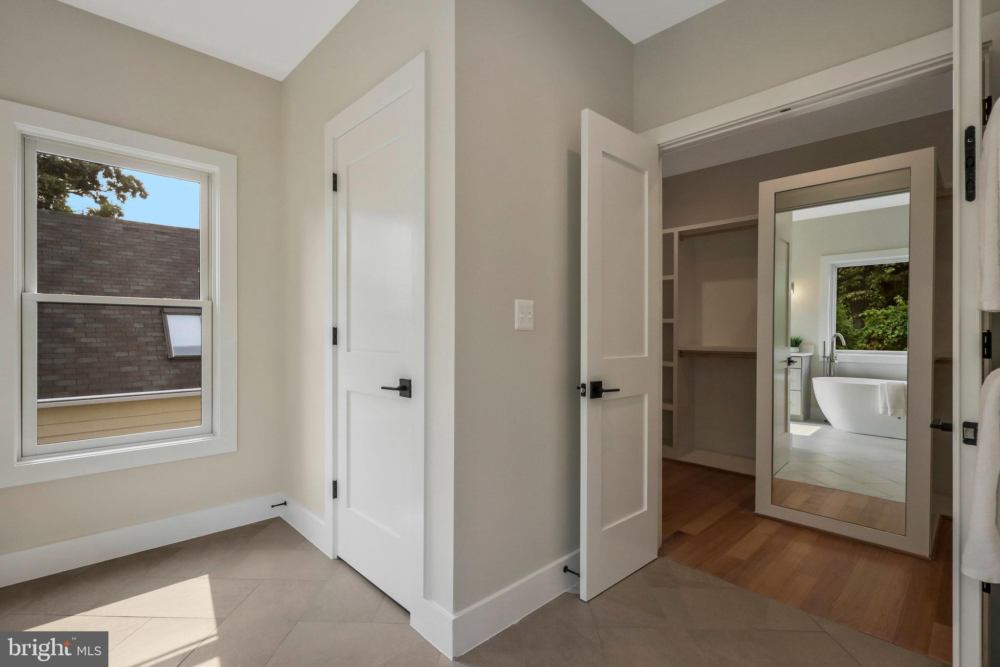 WAVERLY HILLS - Residential