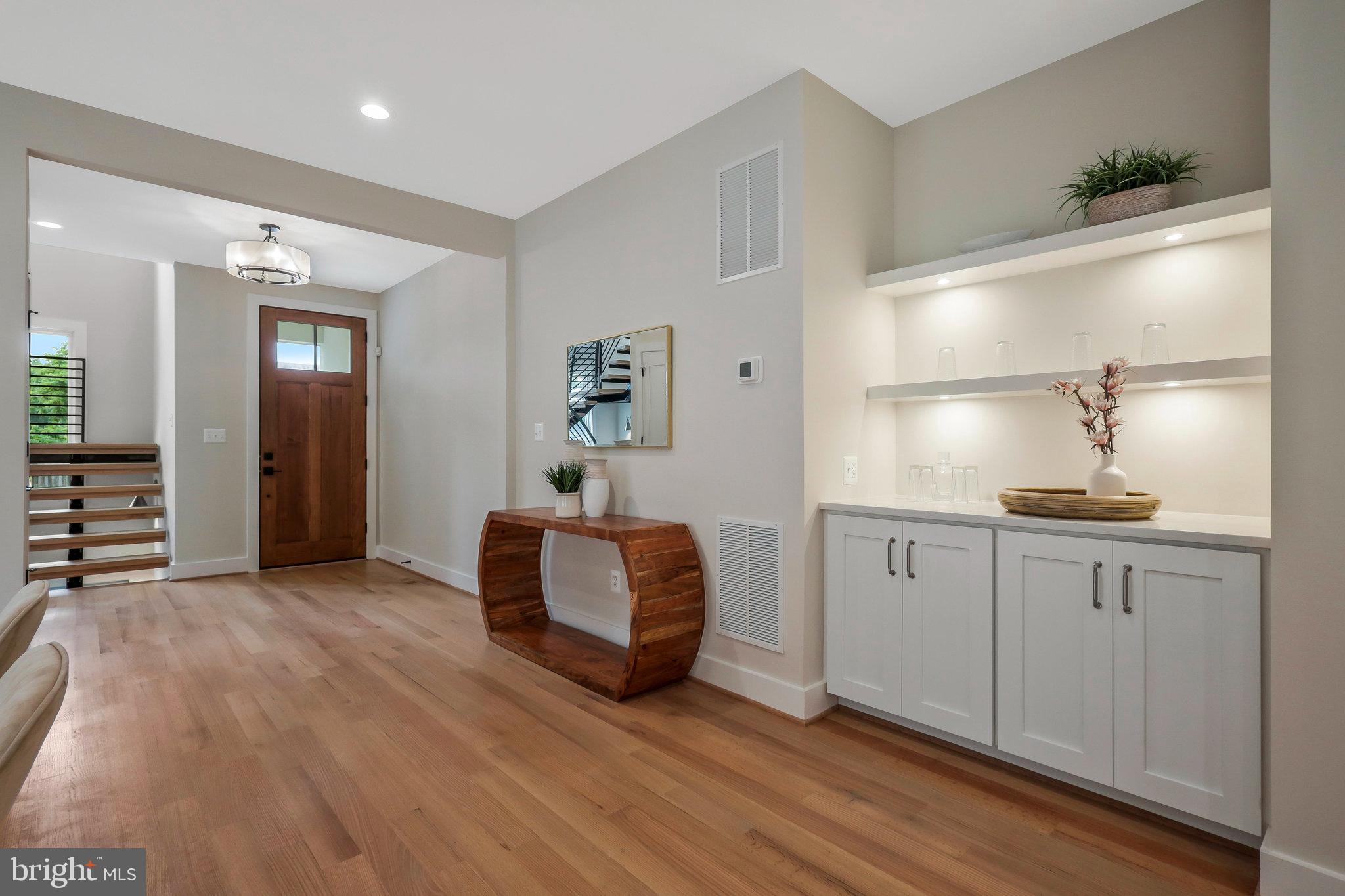 WAVERLY HILLS - Residential