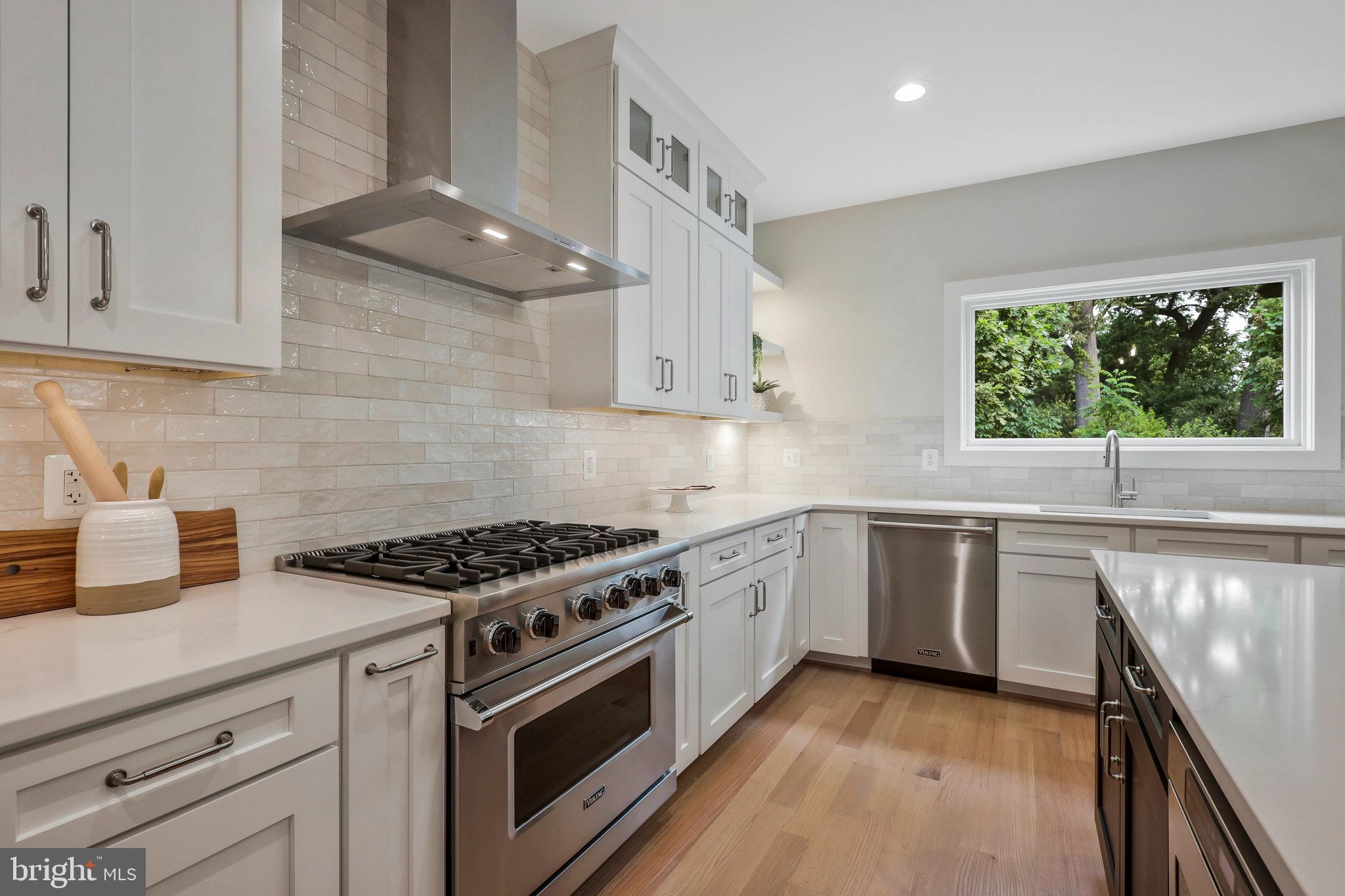 WAVERLY HILLS - Residential