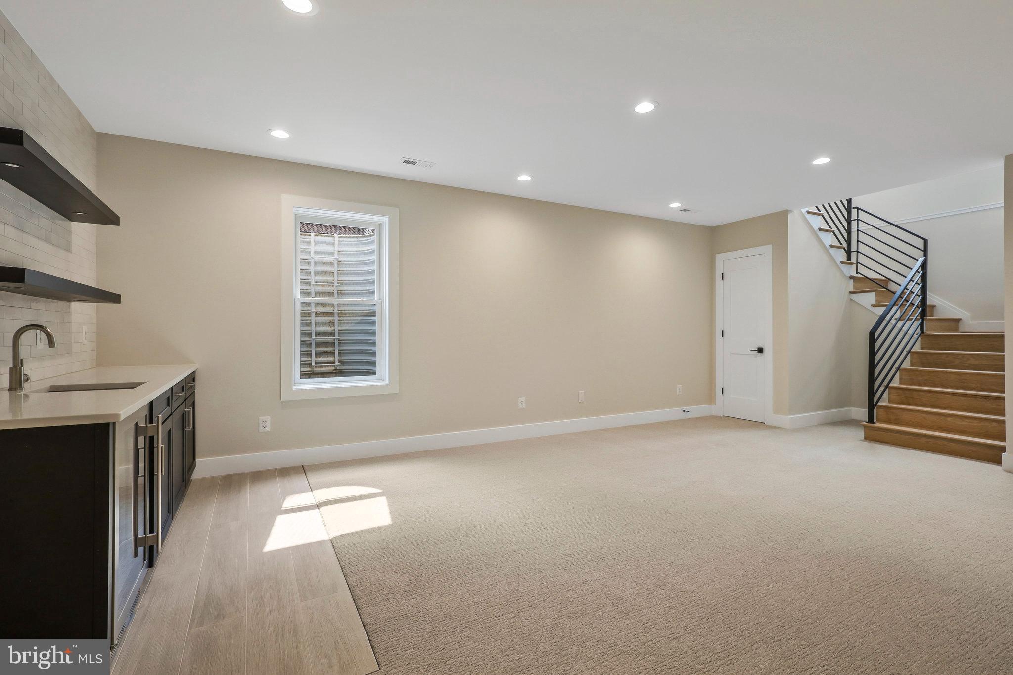 WAVERLY HILLS - Residential