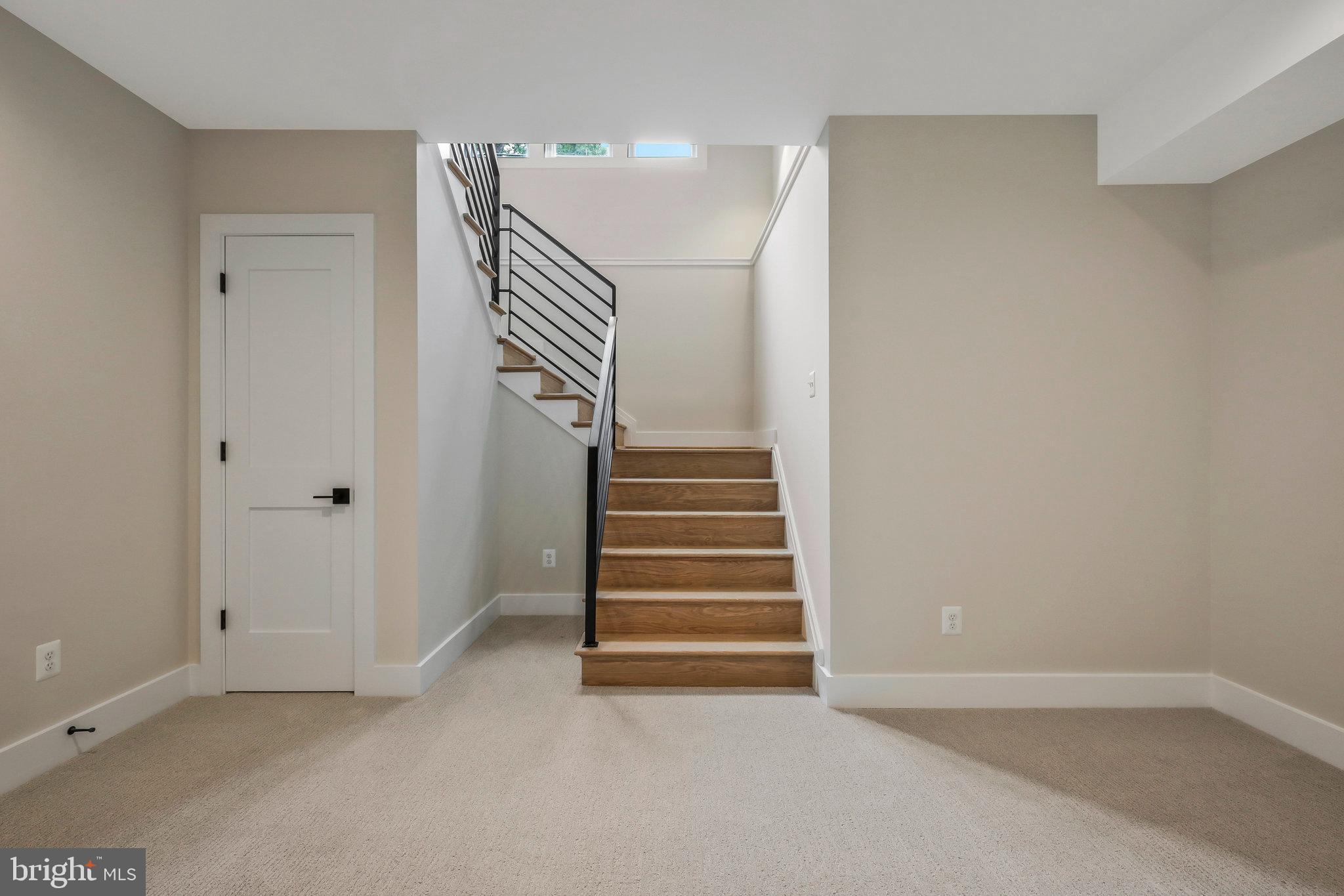 WAVERLY HILLS - Residential