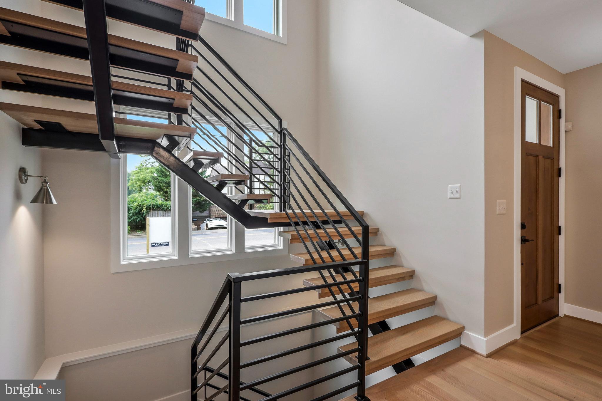 WAVERLY HILLS - Residential