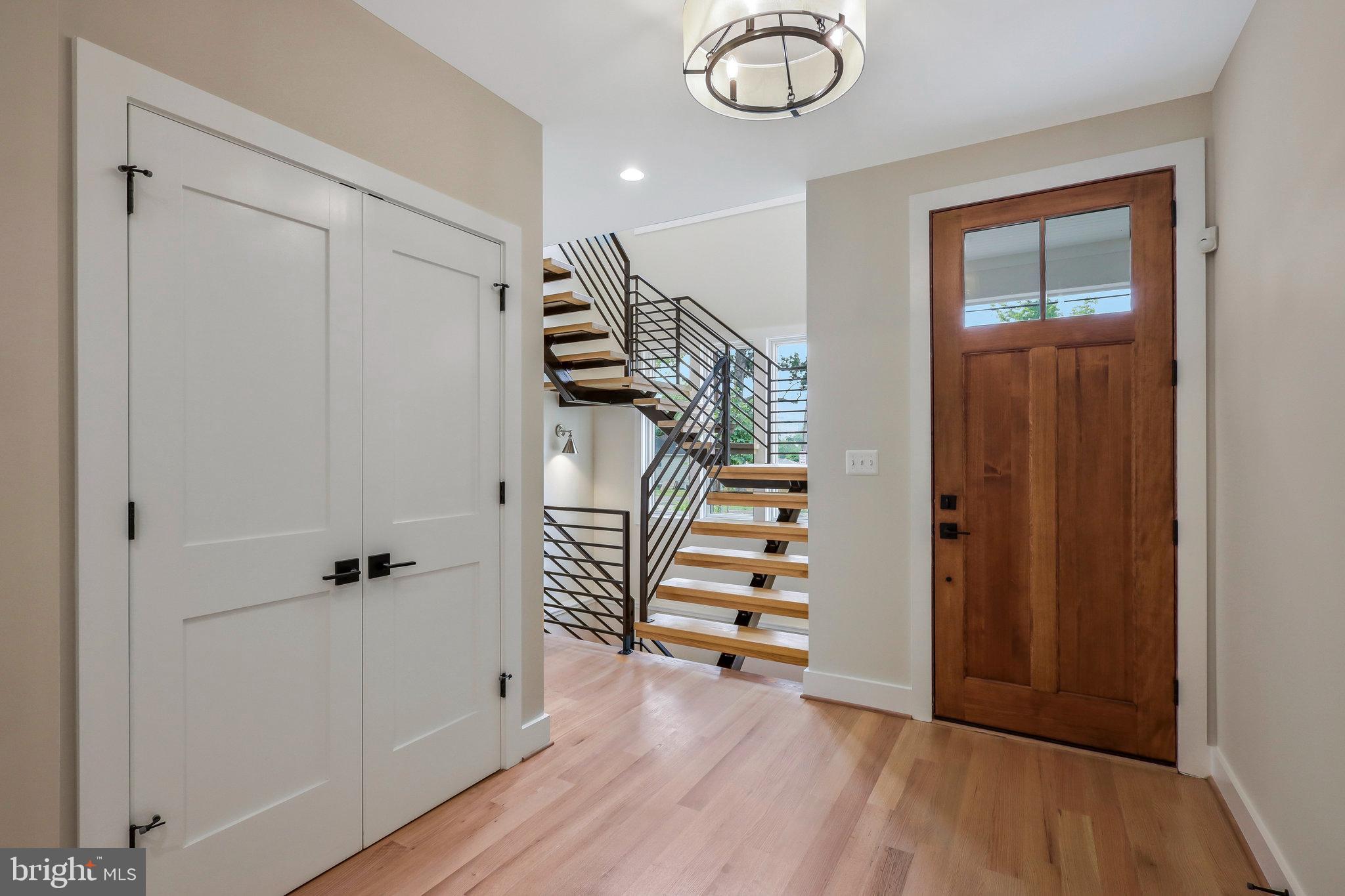 WAVERLY HILLS - Residential