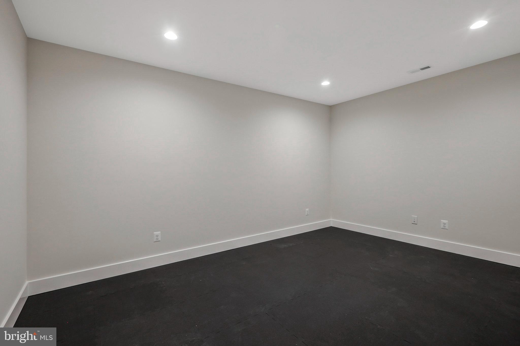 WAVERLY HILLS - Residential