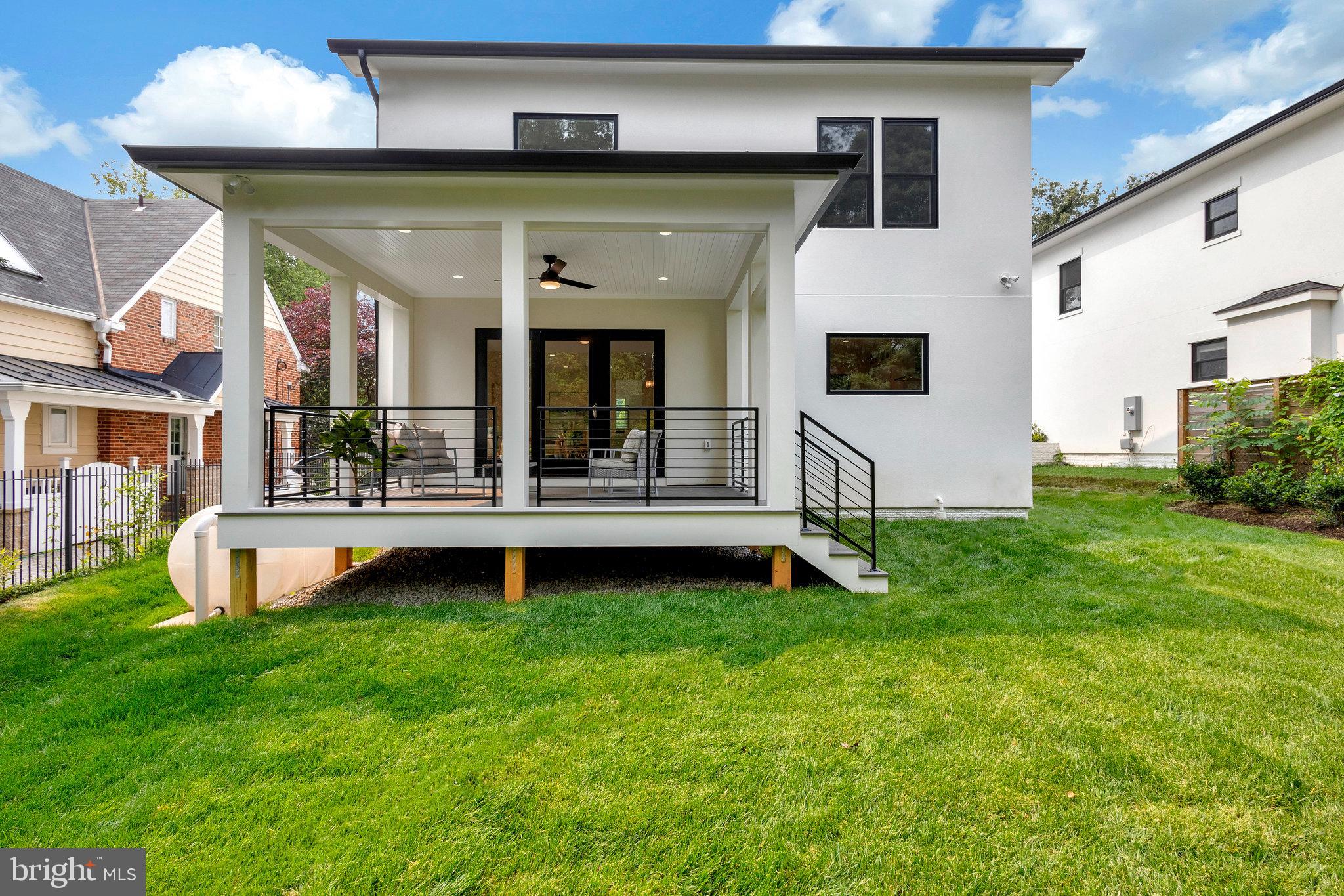 WAVERLY HILLS - Residential