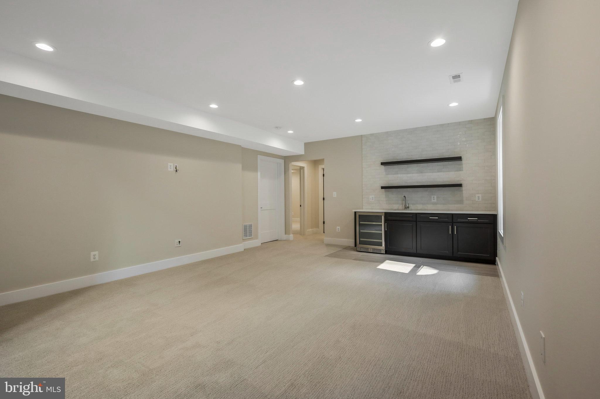 WAVERLY HILLS - Residential