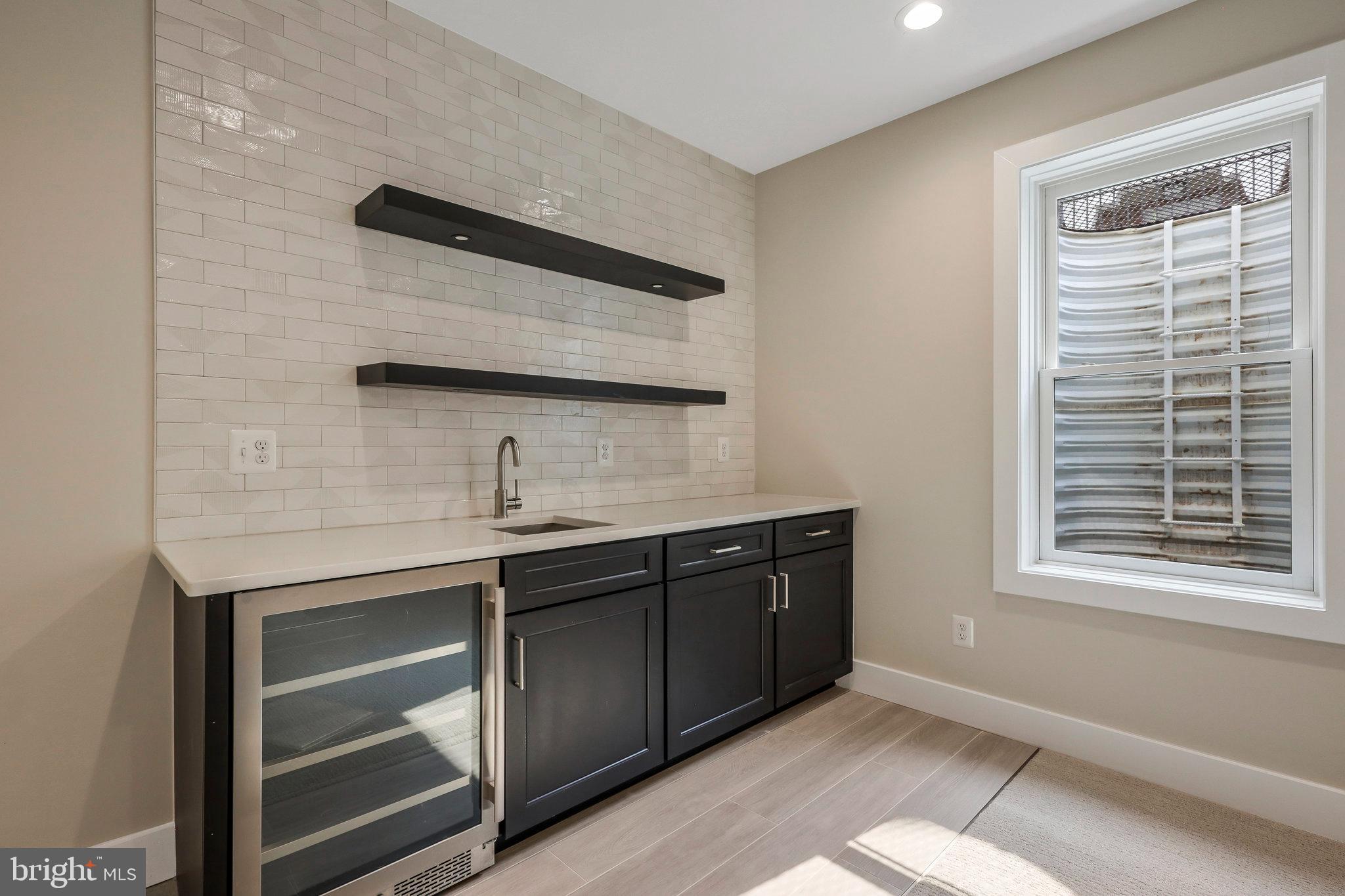 WAVERLY HILLS - Residential