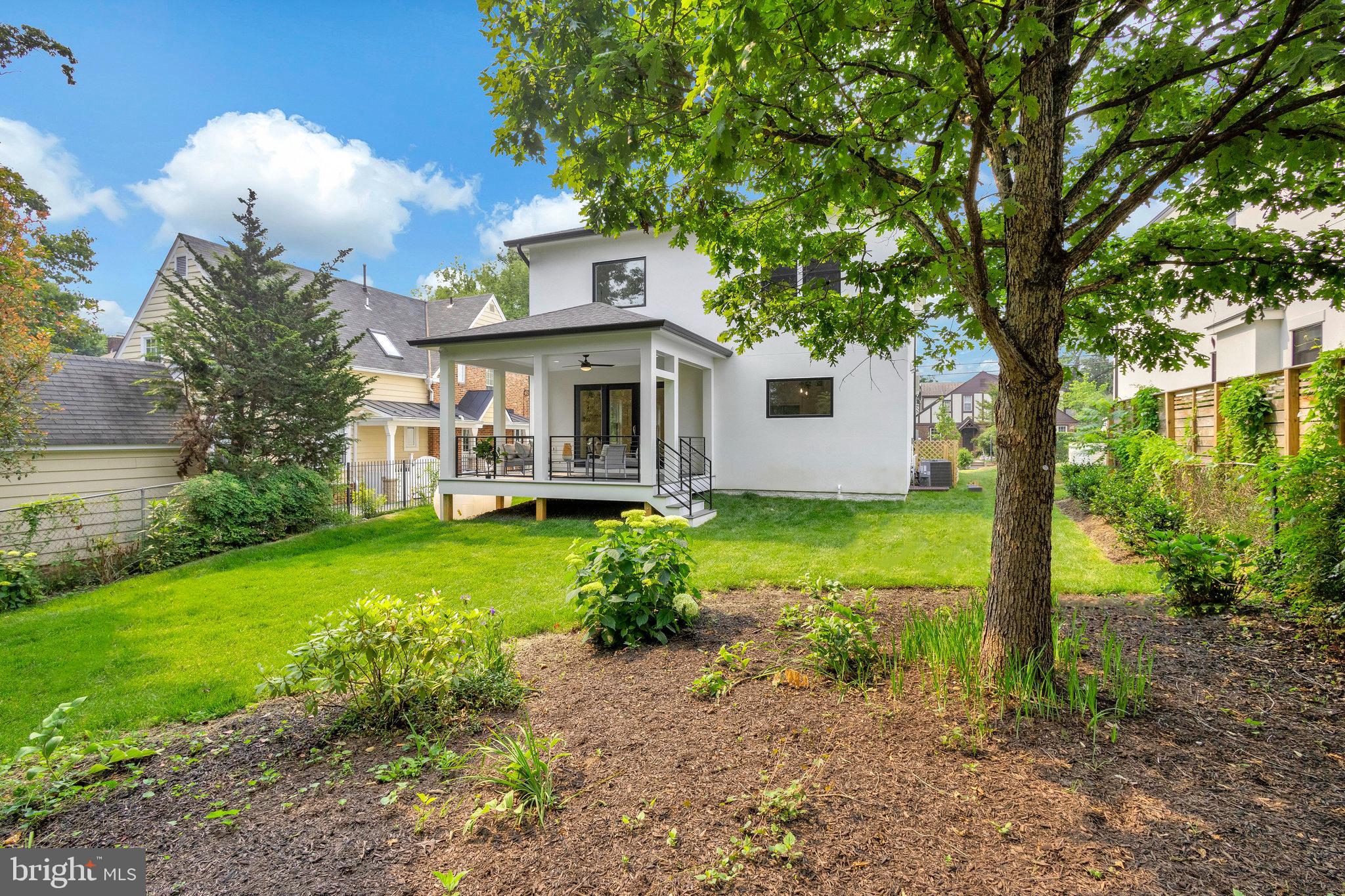 WAVERLY HILLS - Residential