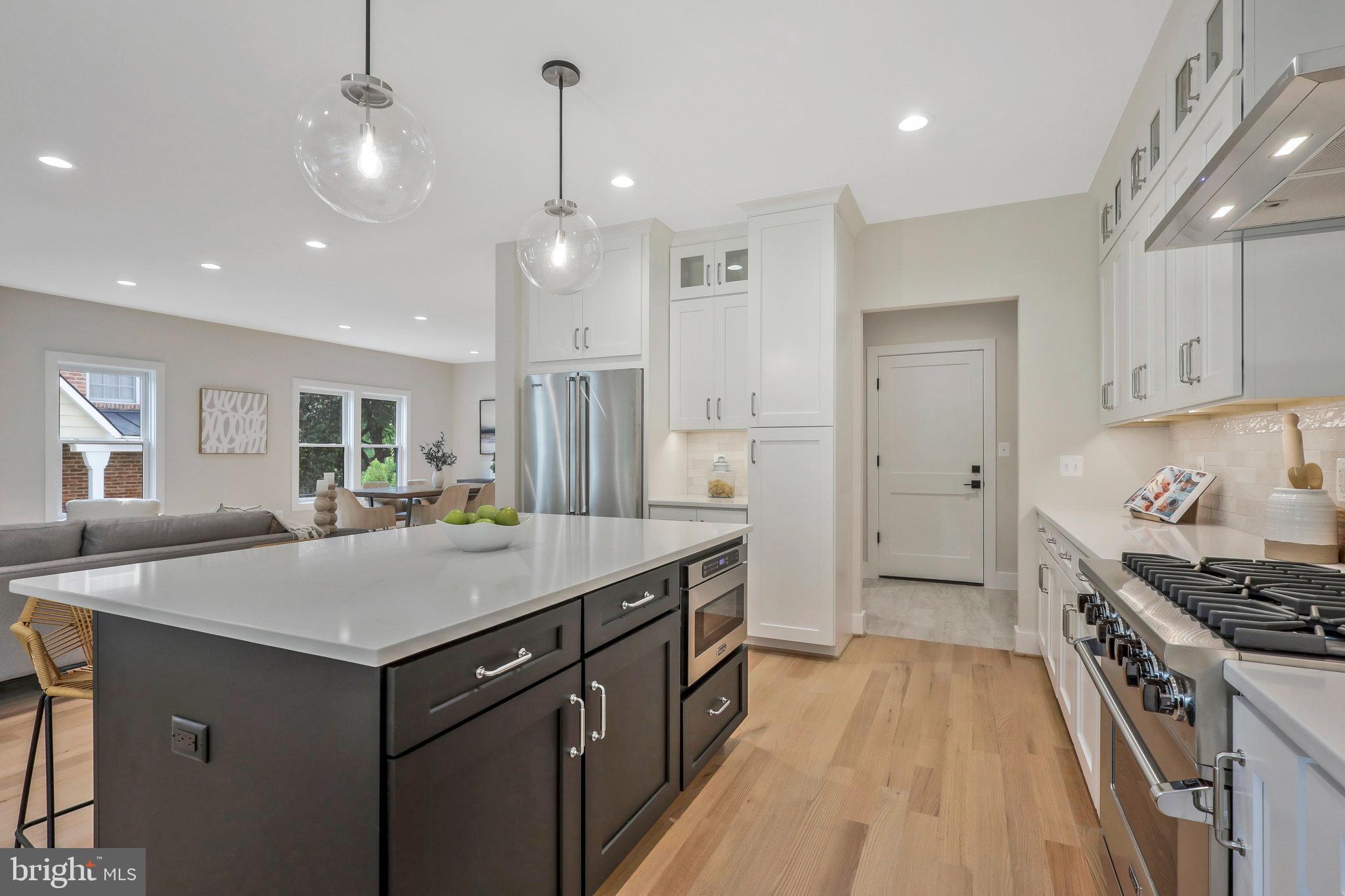 WAVERLY HILLS - Residential