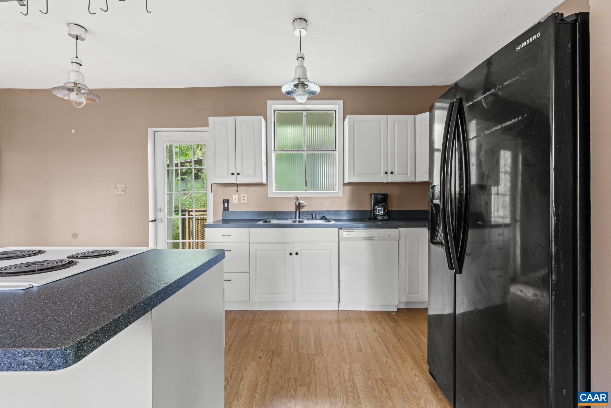 58 IRIS LN