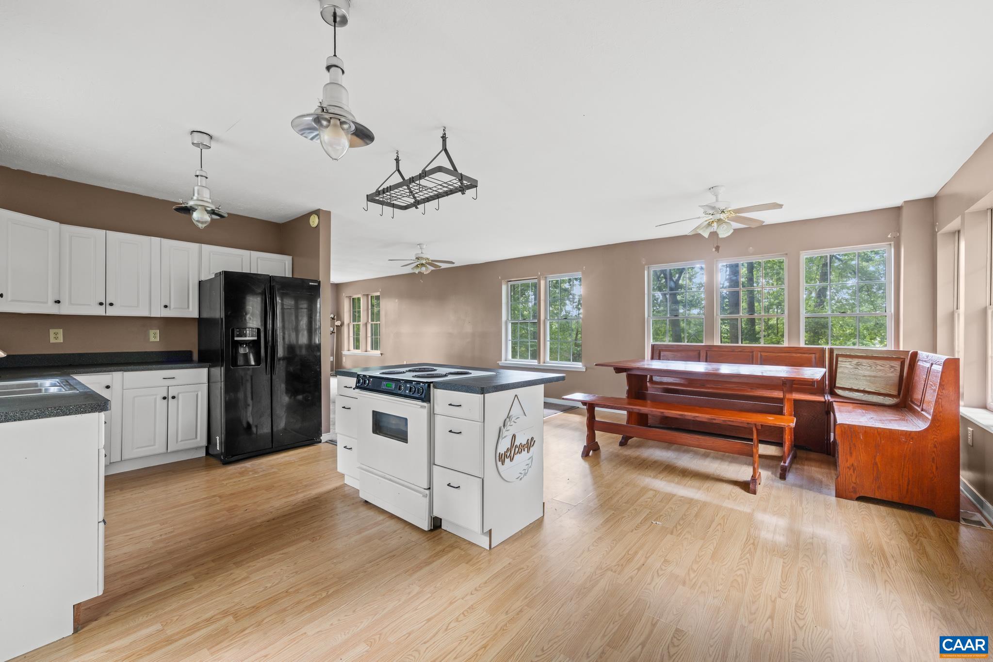 58 IRIS LN