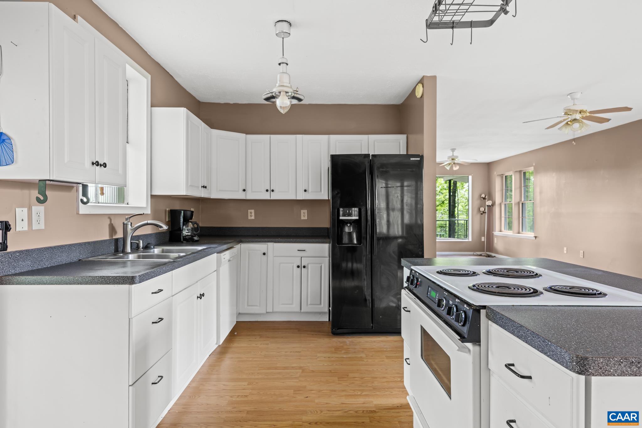 58 IRIS LN