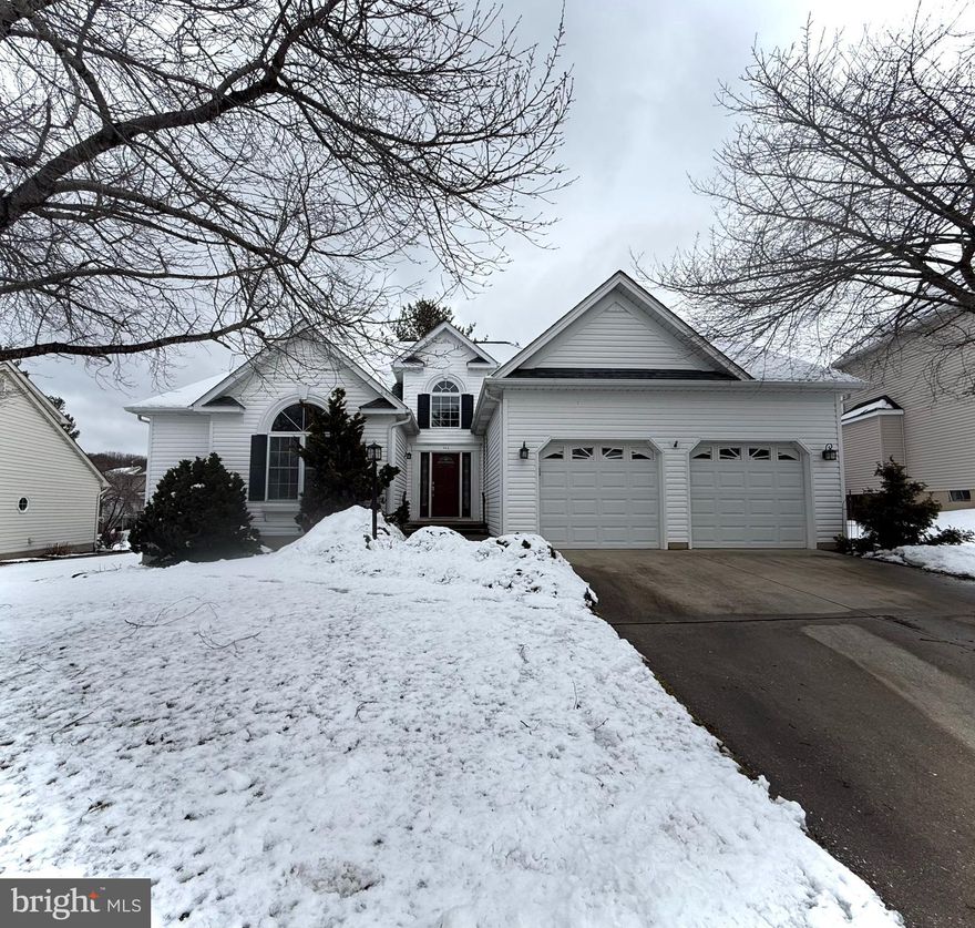 Beautiful and spacious one-level living in sought-after Forest Lakes!