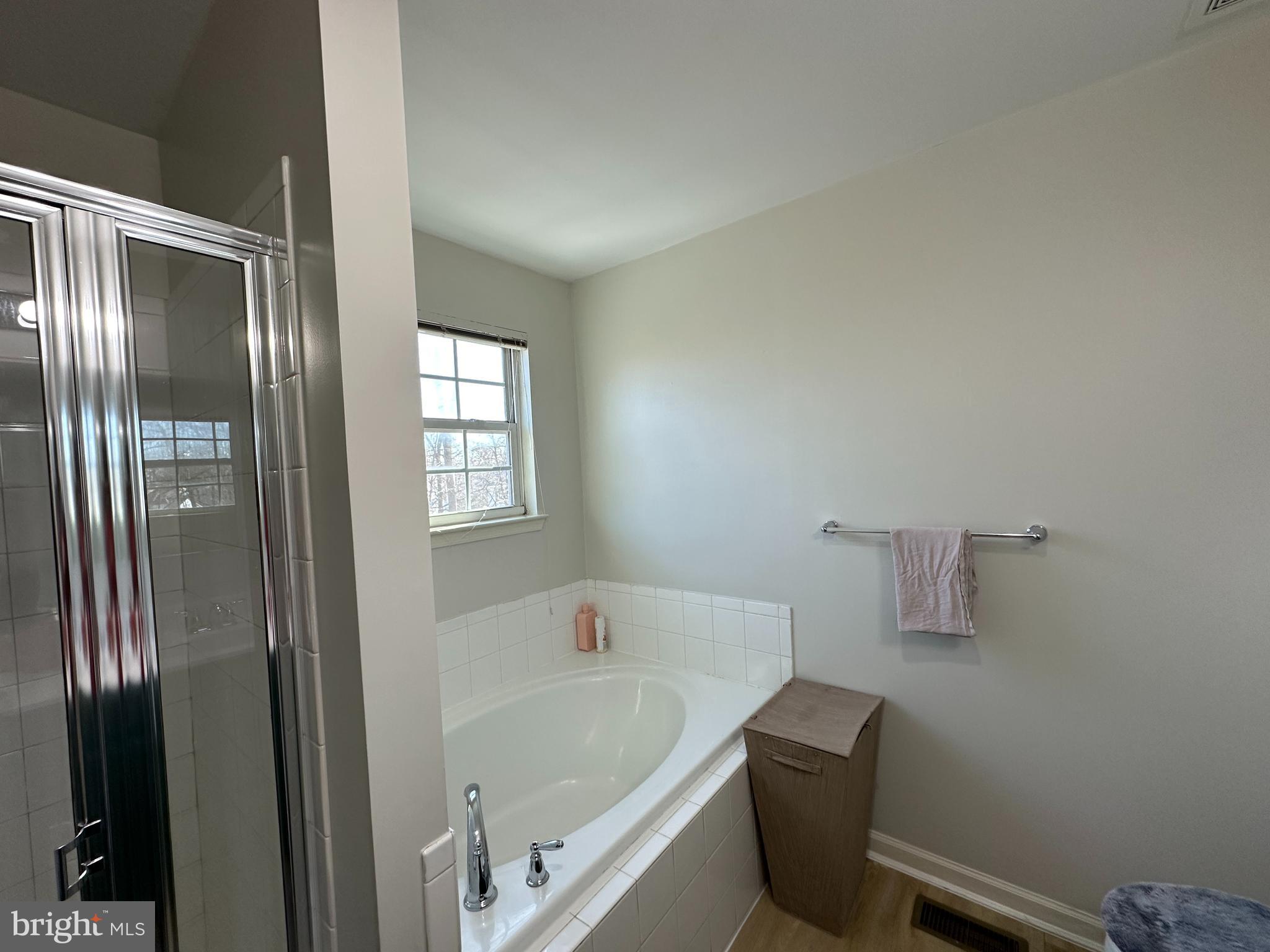 KINGS ARMS - Residential Lease