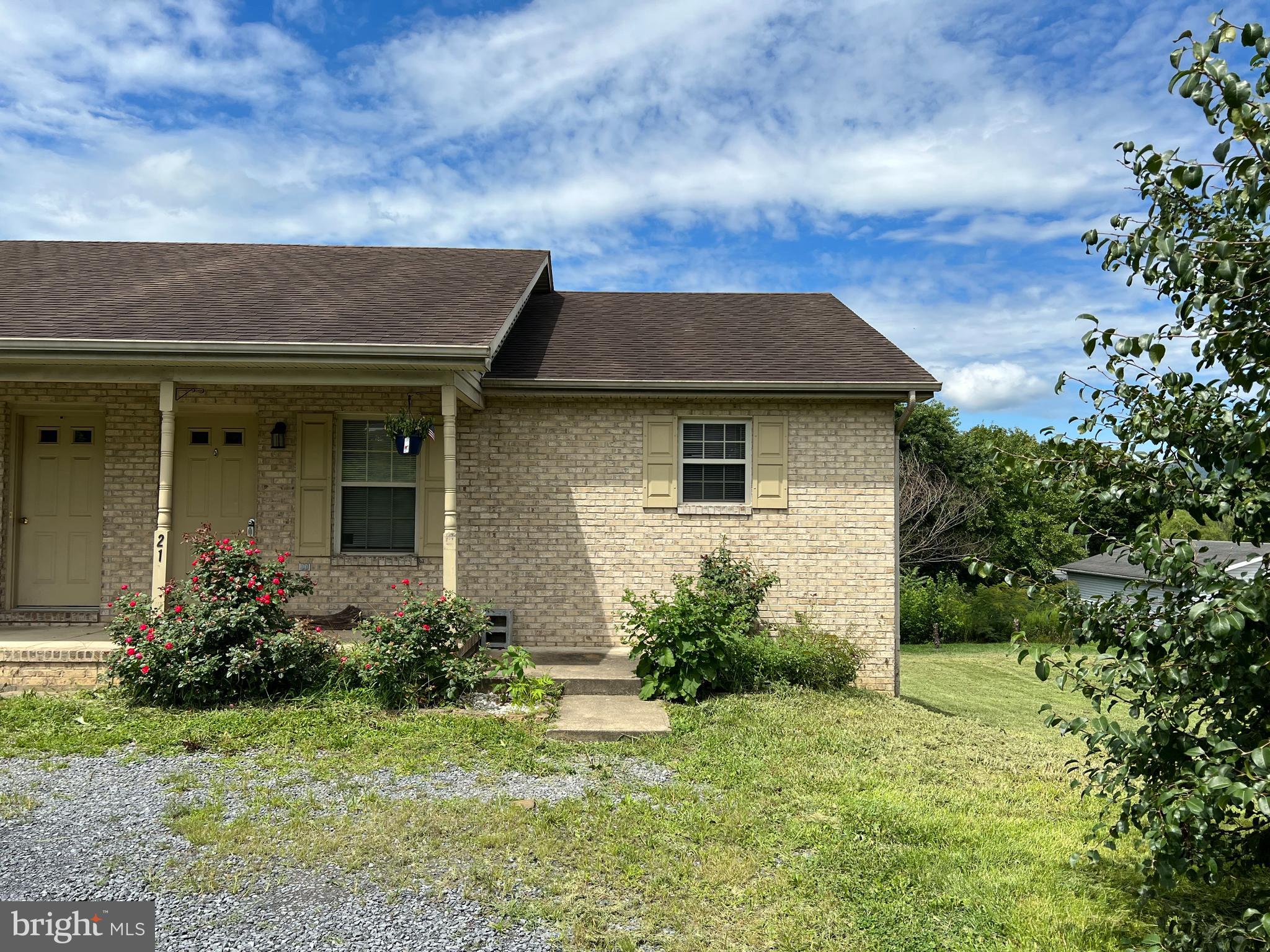 SHRUM AND HELSLEY - Residential Lease