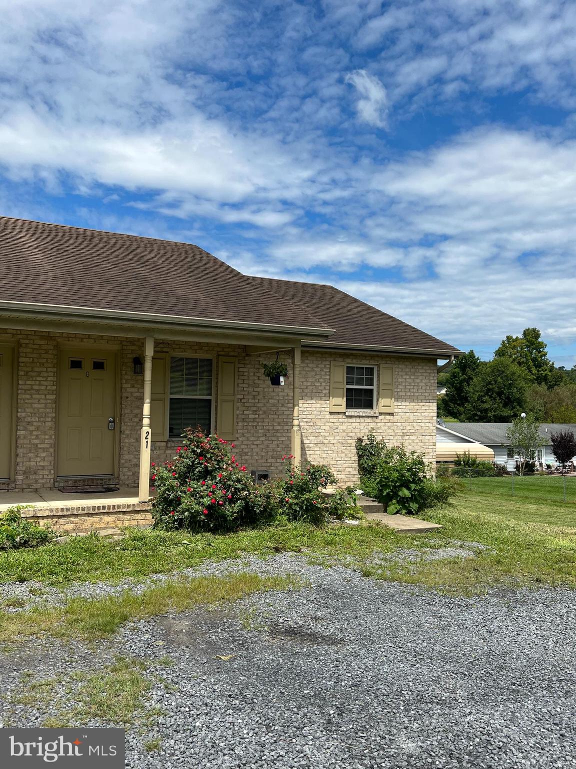 SHRUM AND HELSLEY - Residential Lease