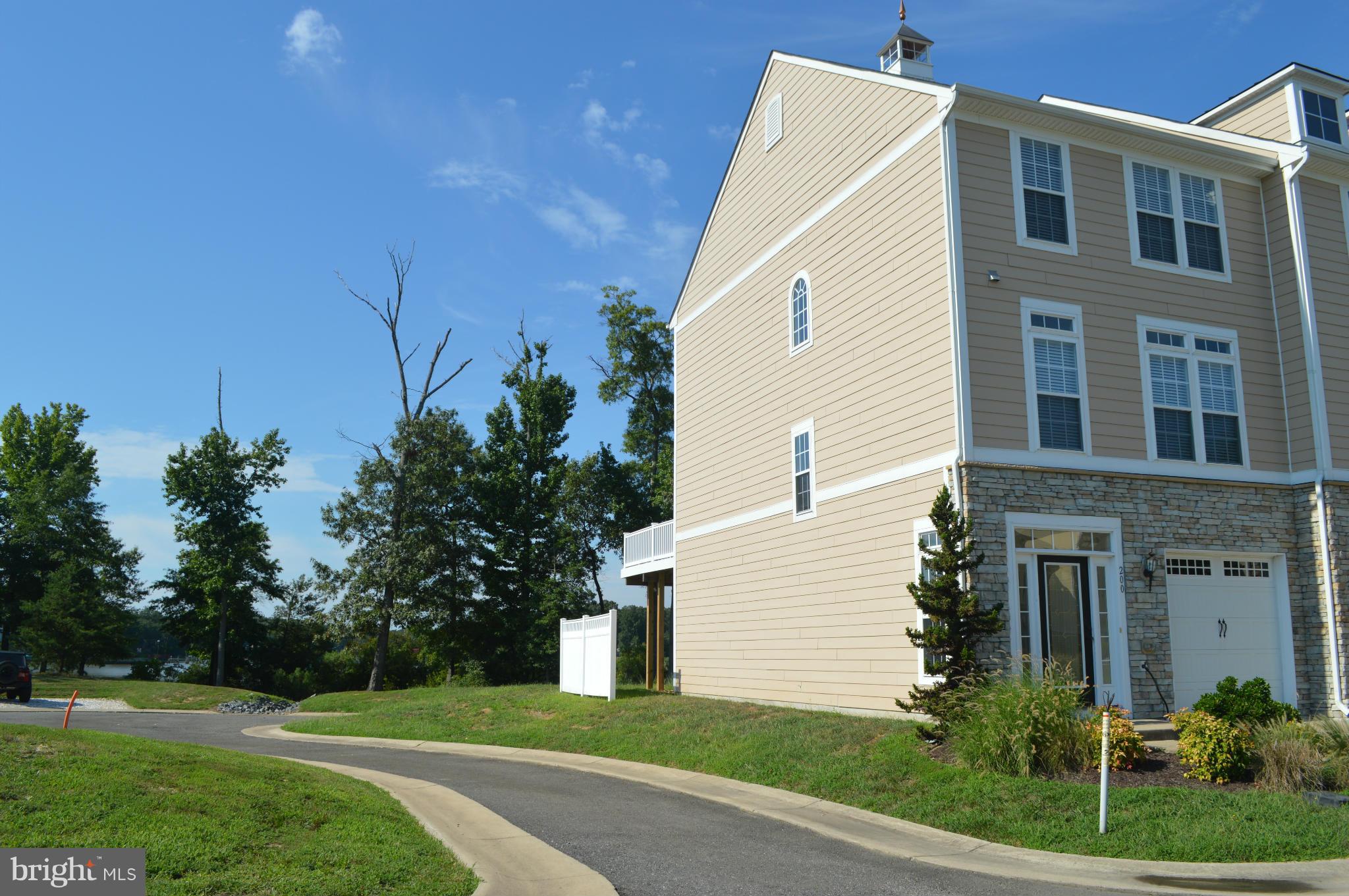 MONROE POINT - Residential Lease