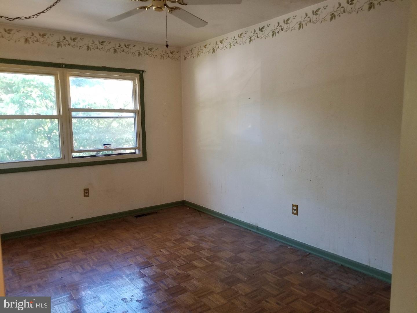 FLYING HILLS - Residential