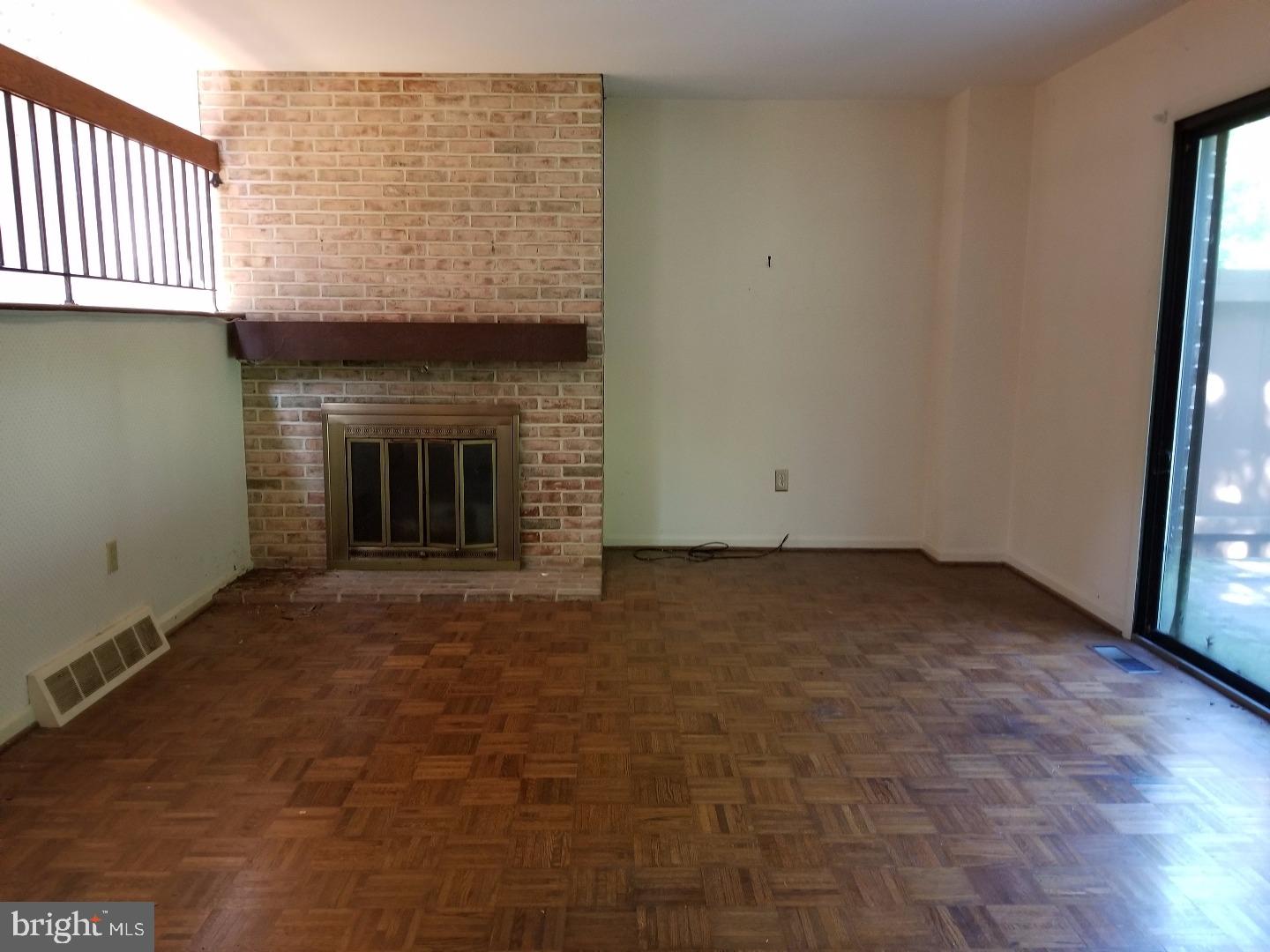 FLYING HILLS - Residential