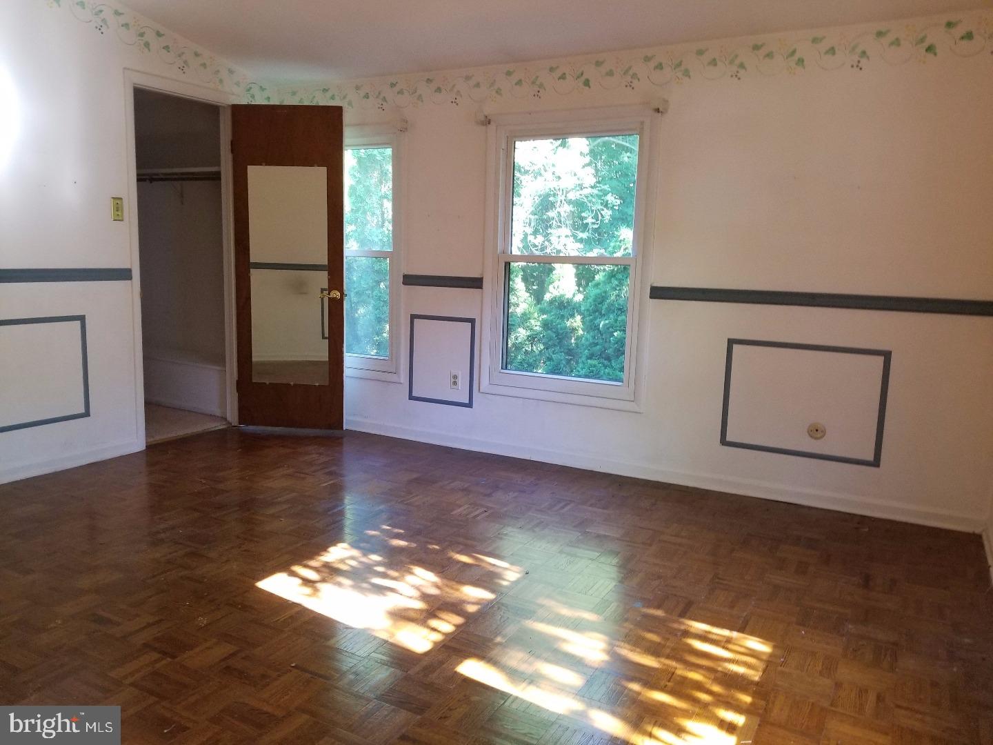 FLYING HILLS - Residential