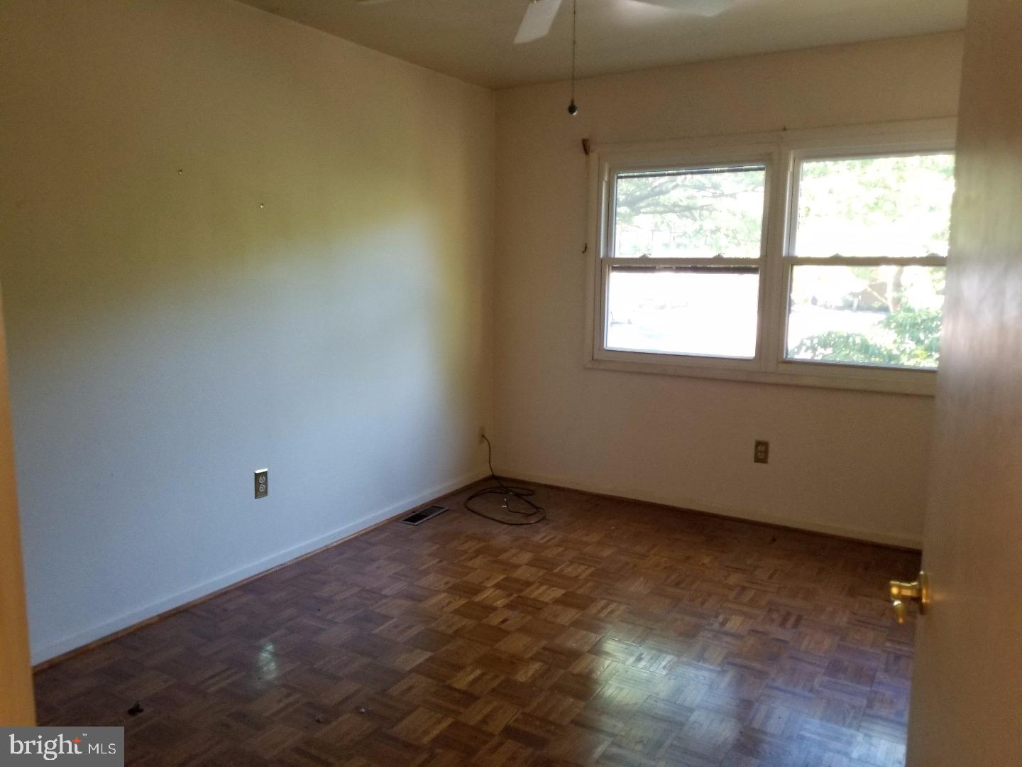 FLYING HILLS - Residential