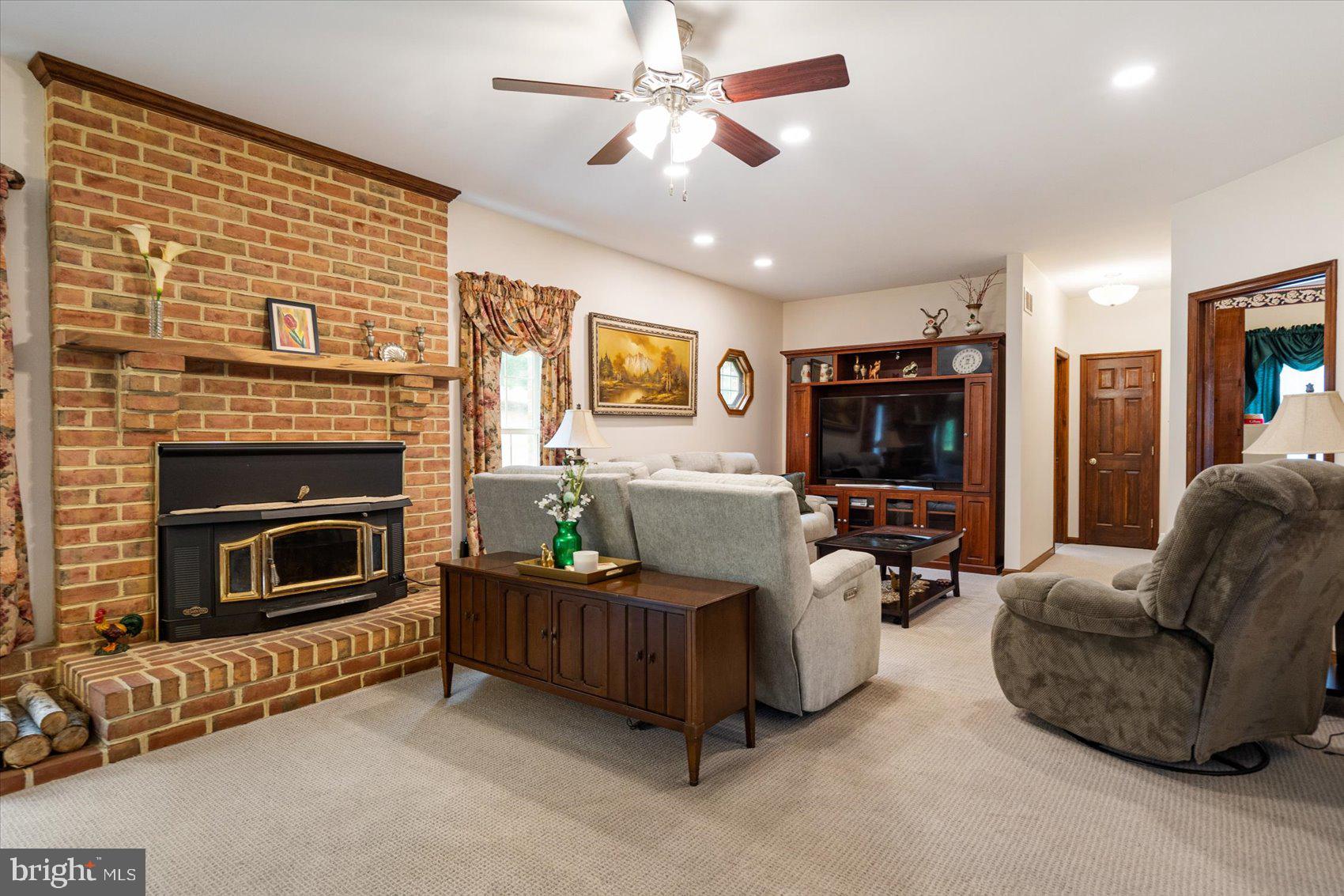 HAMPSTEAD - Residential