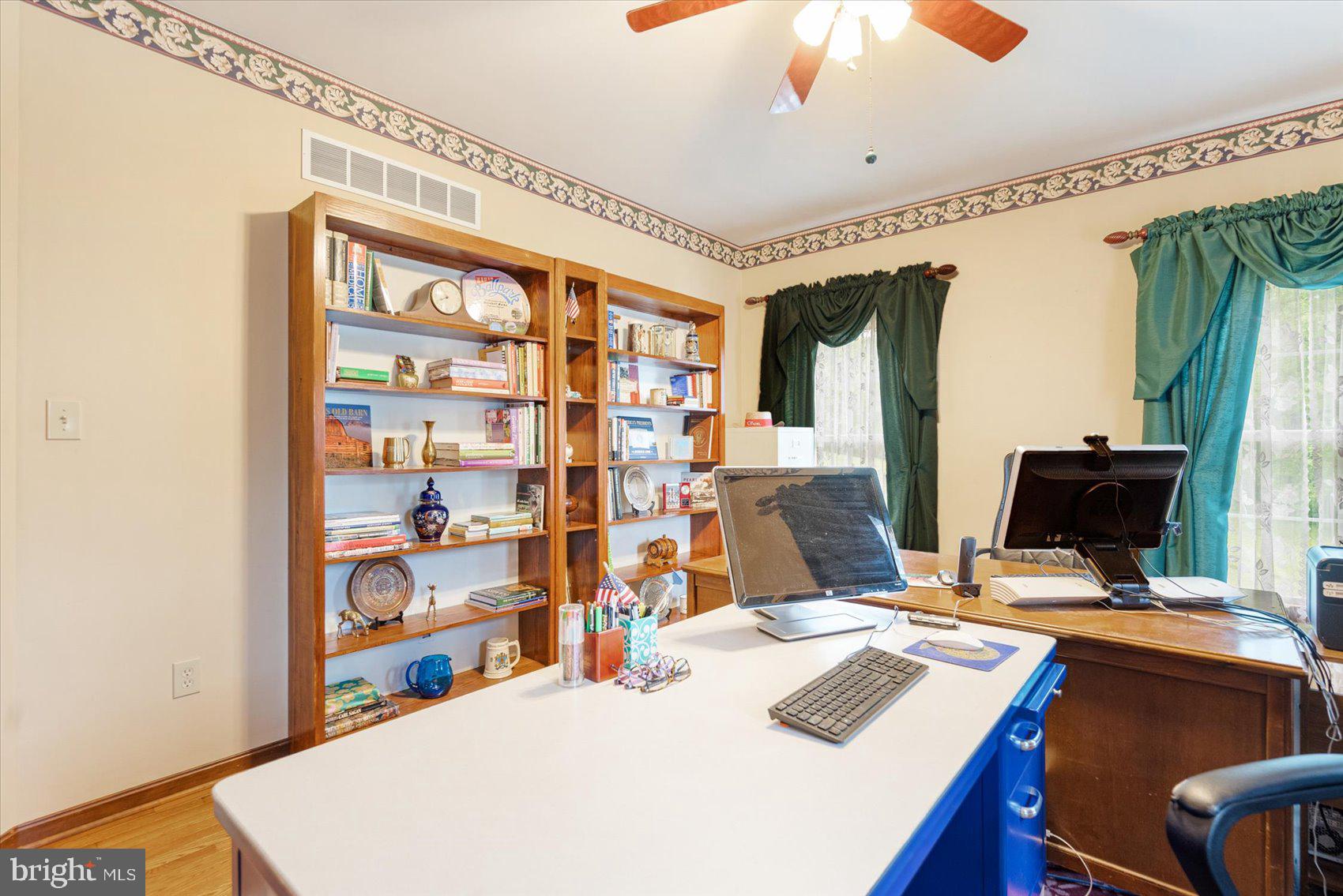 HAMPSTEAD - Residential