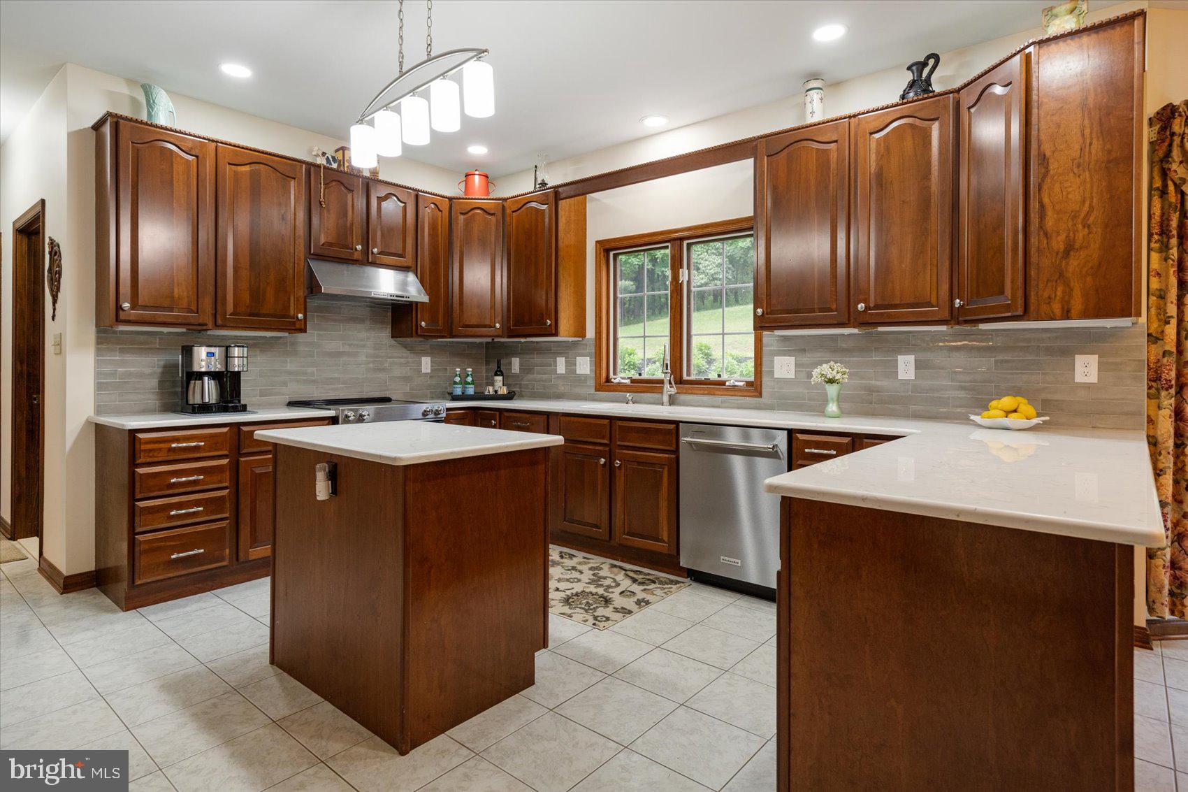 HAMPSTEAD - Residential