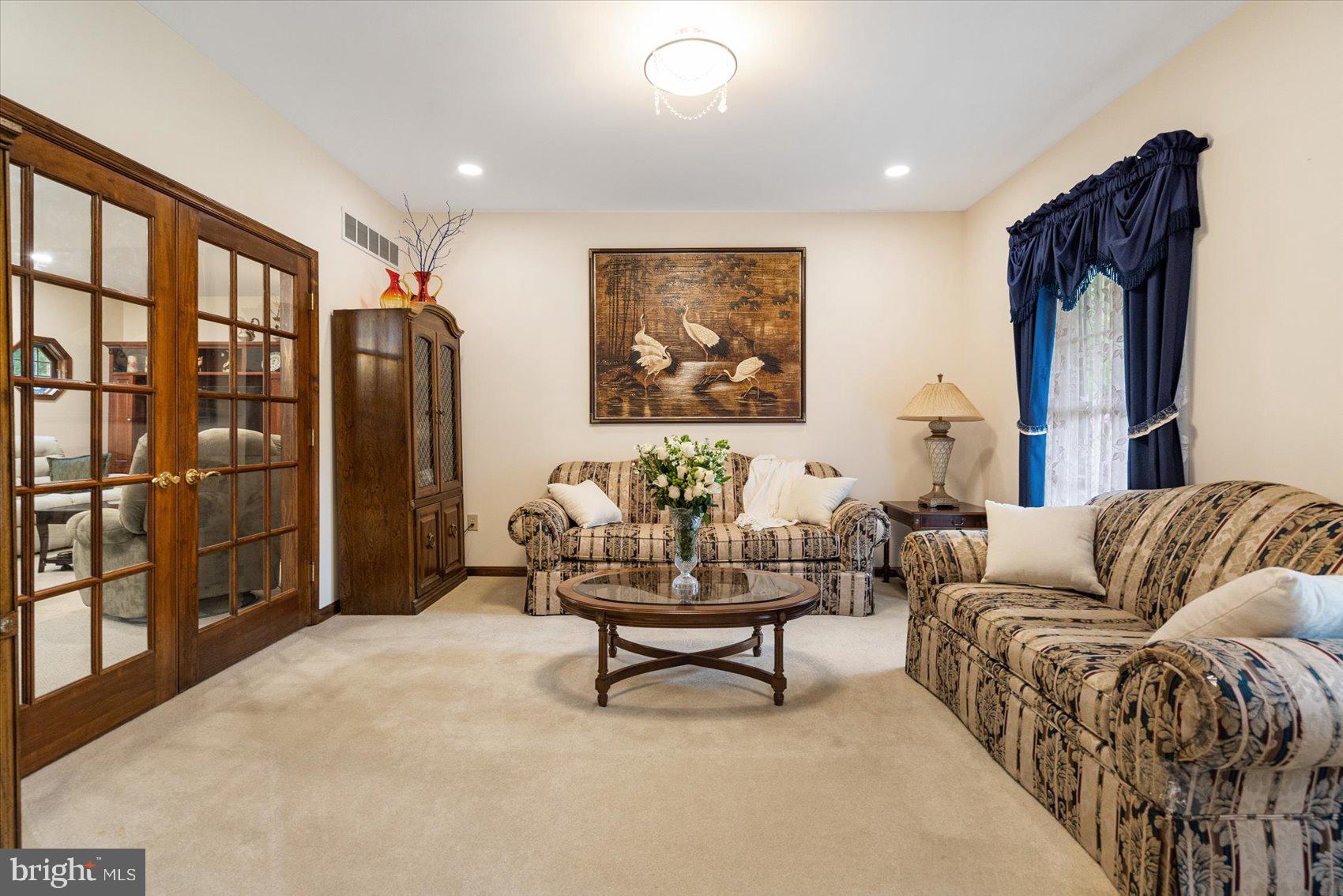 HAMPSTEAD - Residential