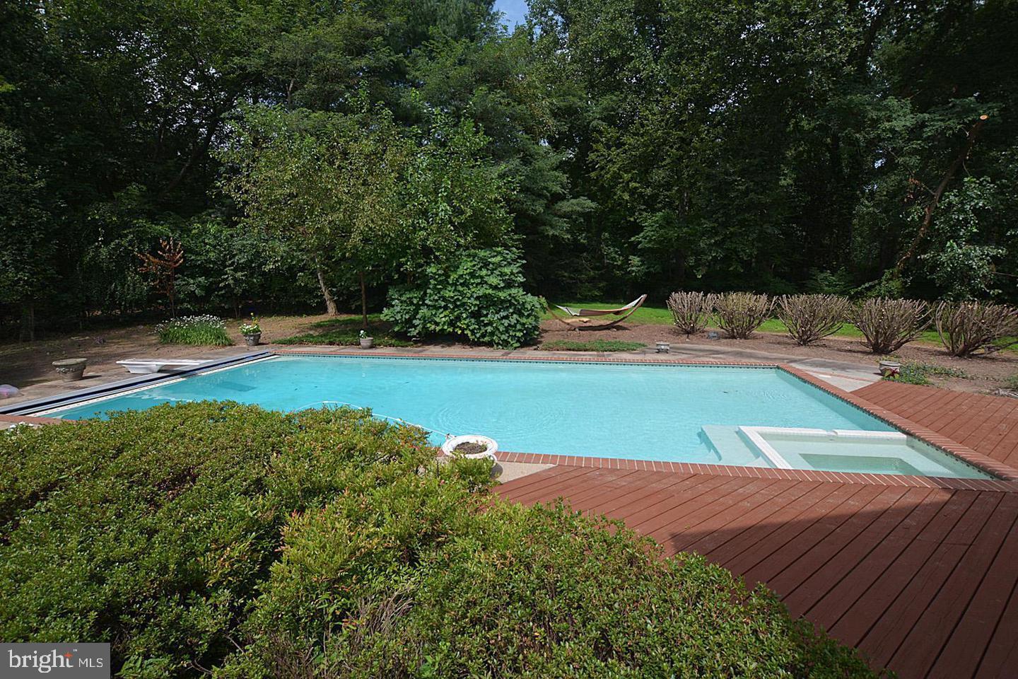 FORESTVILLE - Residential