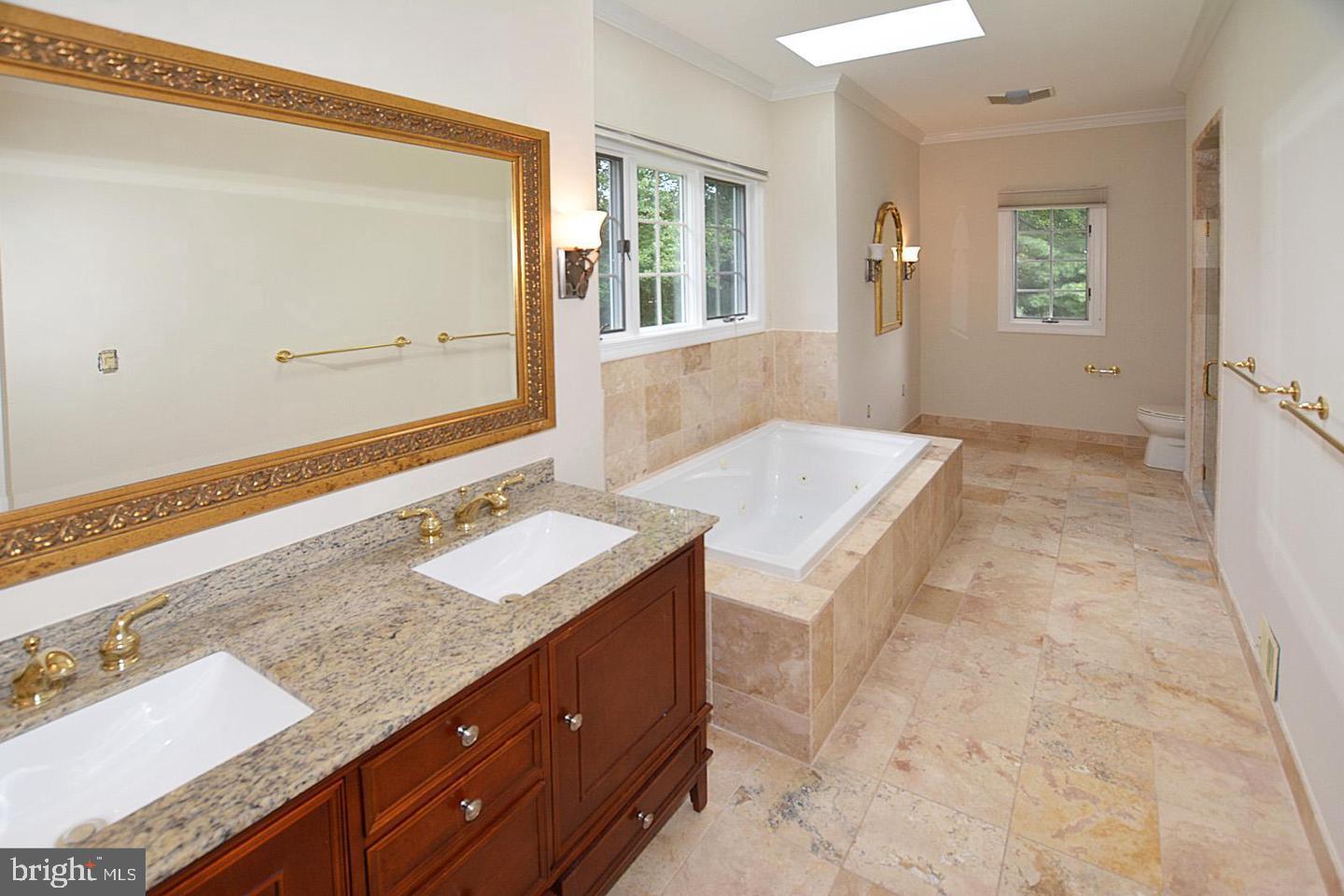 FORESTVILLE - Residential