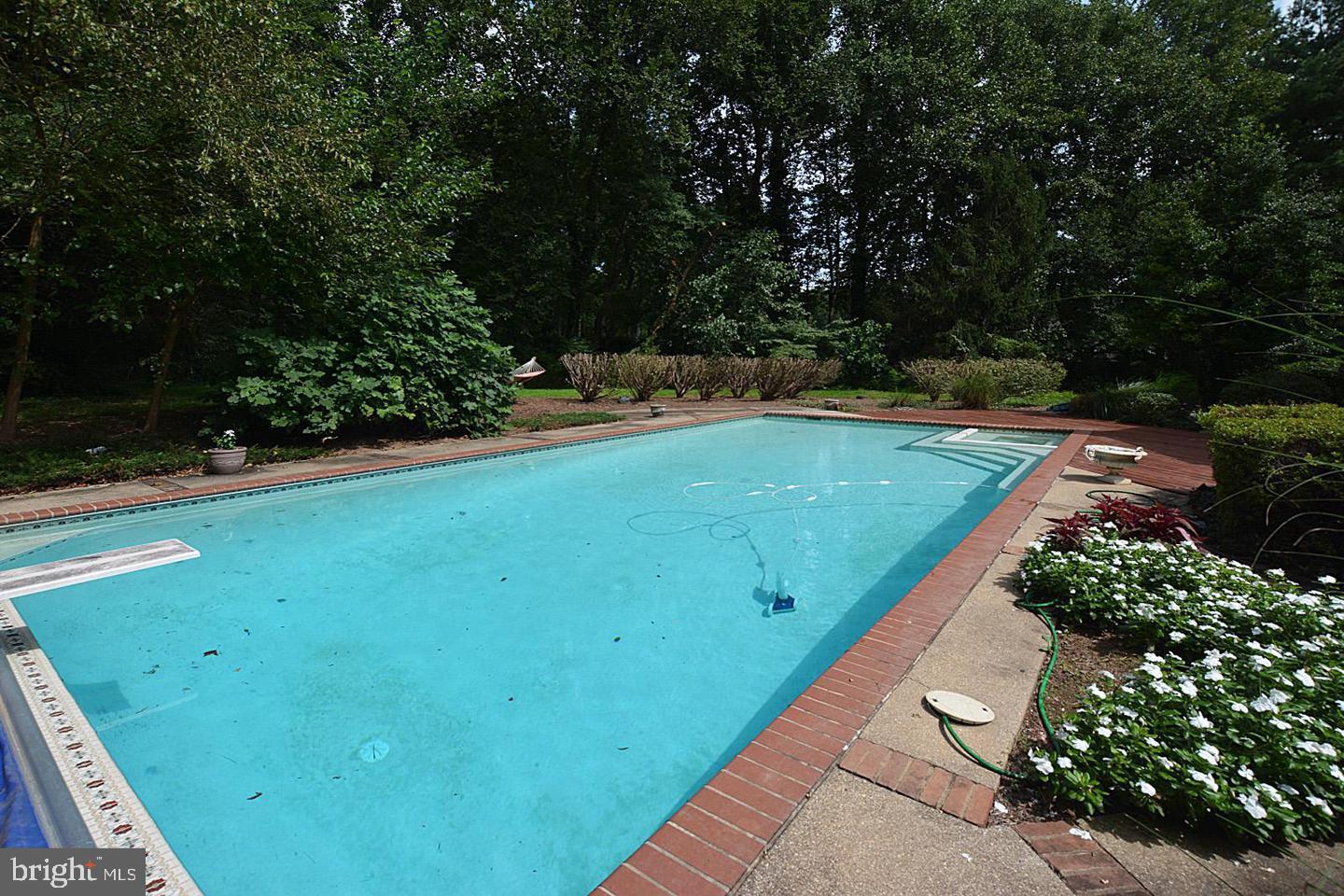 FORESTVILLE - Residential