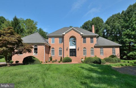 10190 AKHTAMAR DRIVE GREAT FALLS VA 22066