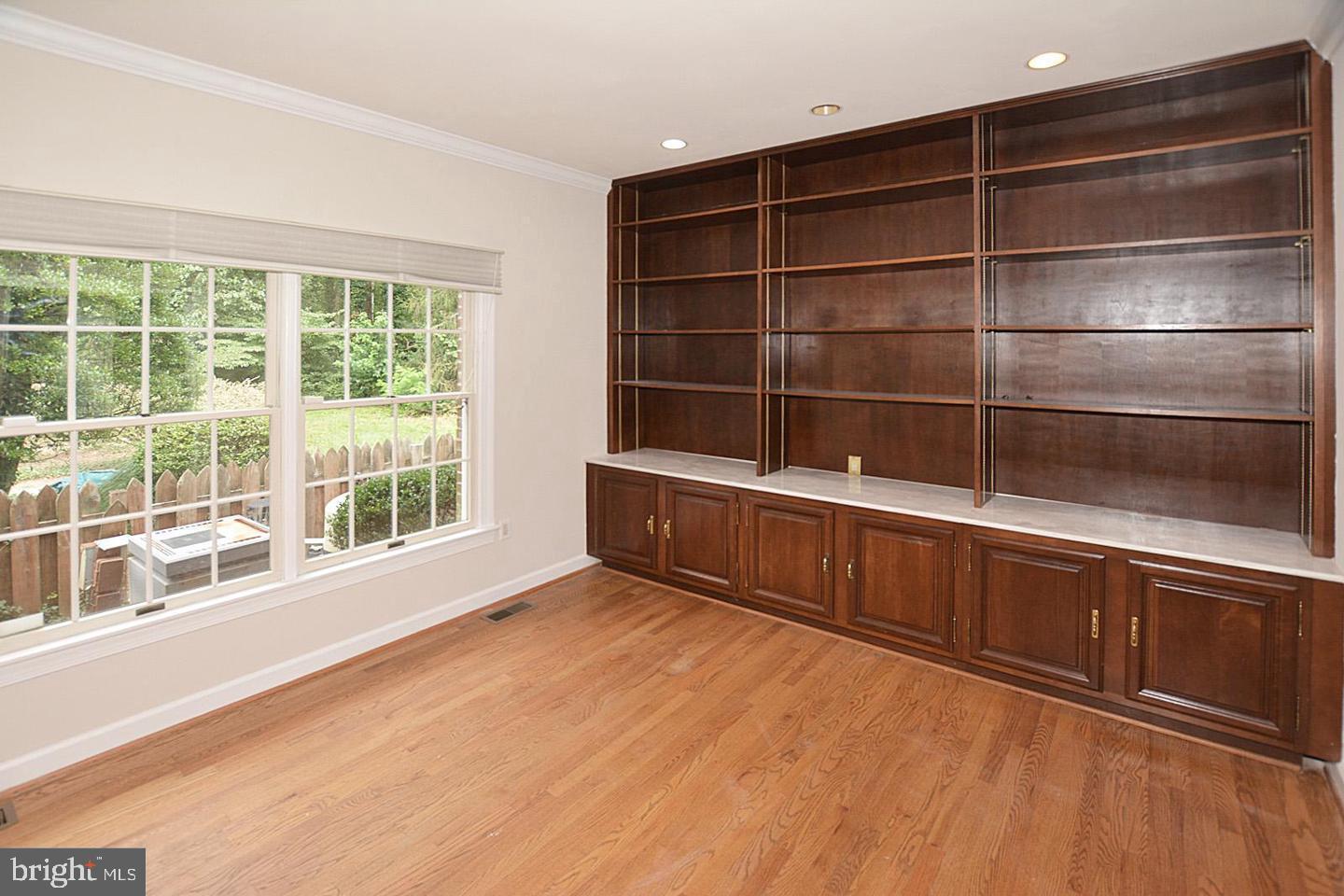 FORESTVILLE - Residential