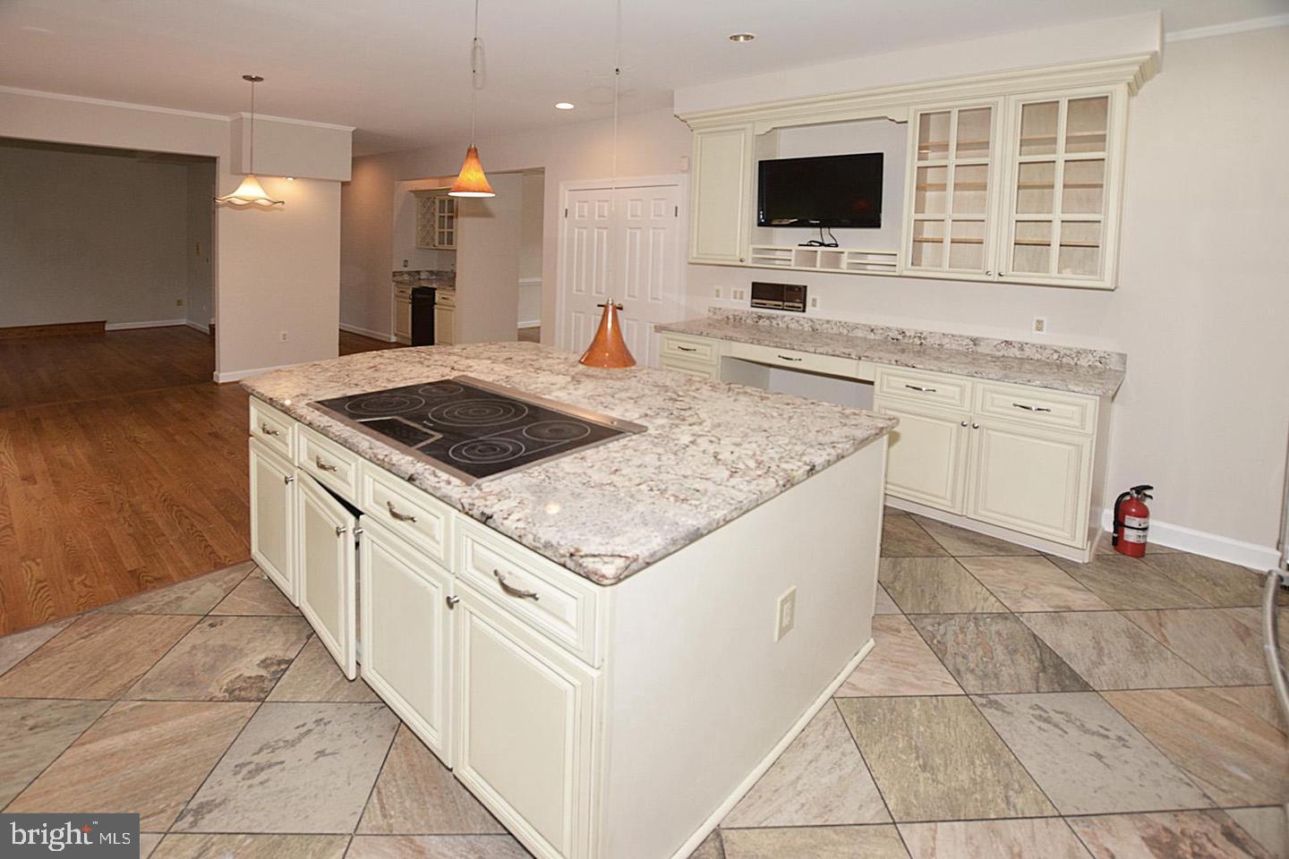 FORESTVILLE - Residential