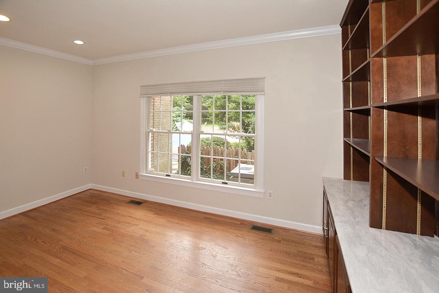 FORESTVILLE - Residential