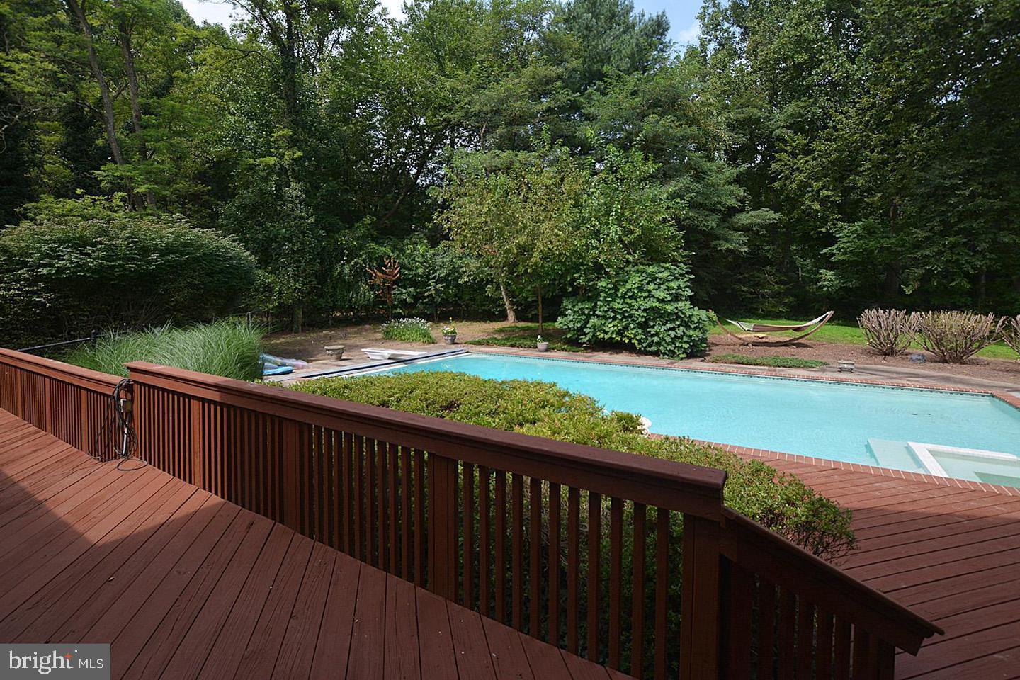 FORESTVILLE - Residential