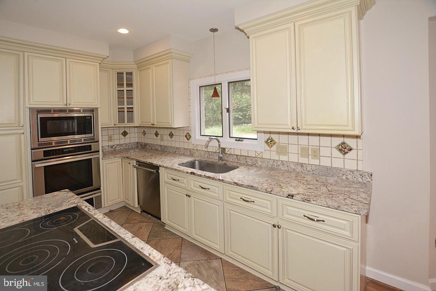 FORESTVILLE - Residential