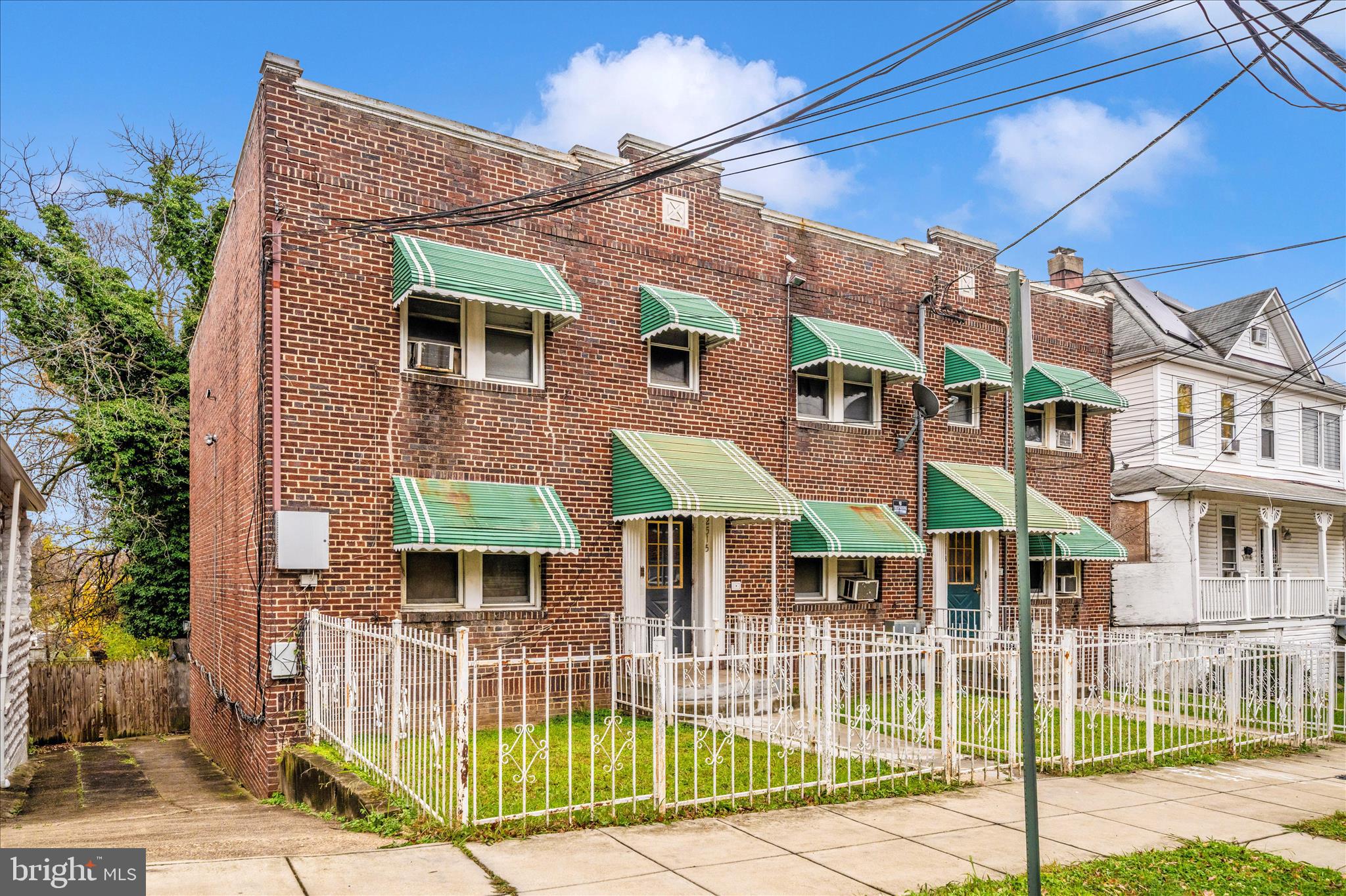 2513-2515 22ND STREET NE