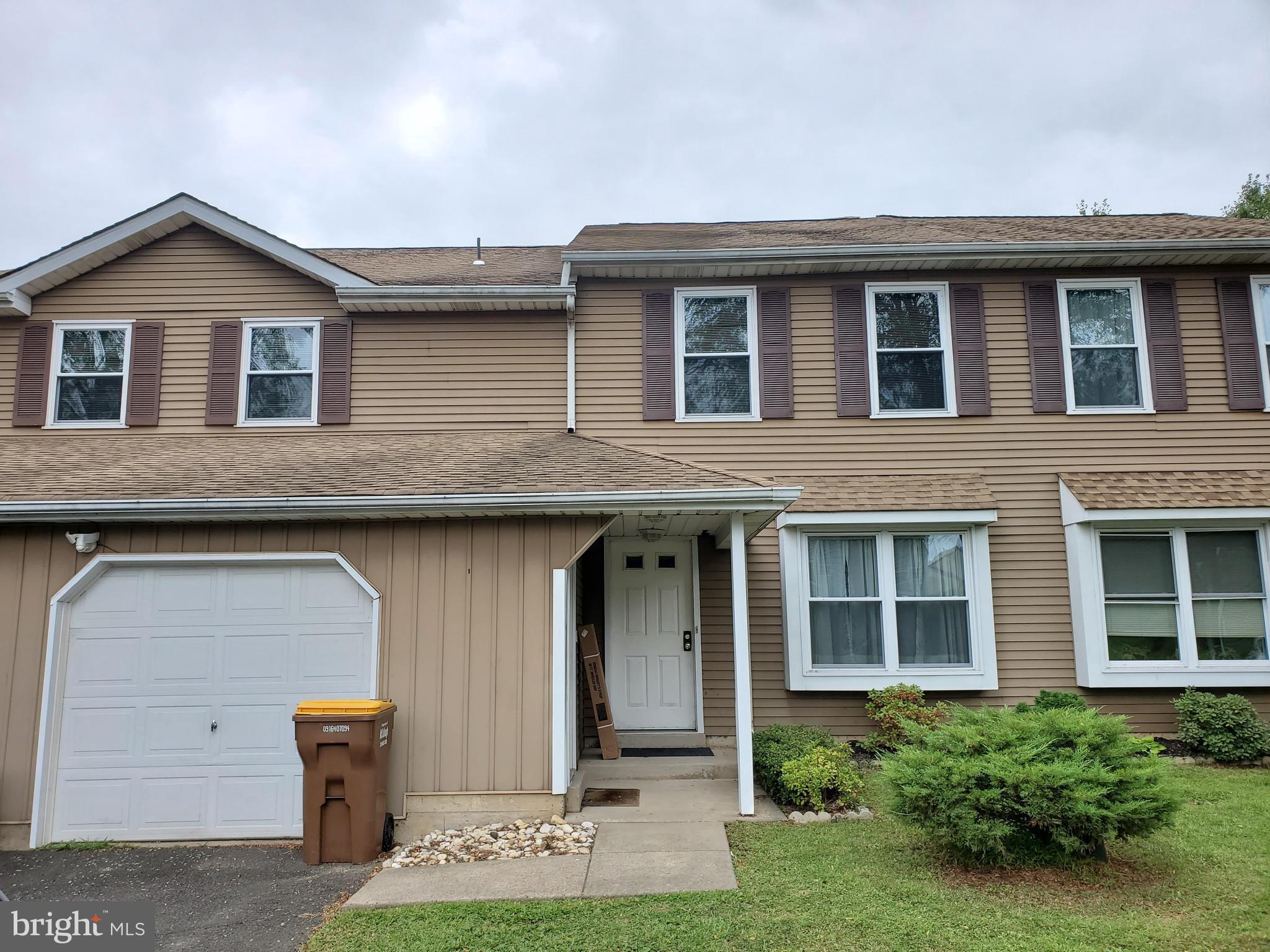 Spacious, immaculate second floor unit in desirable Heacock Meadows. Updated kitchen, fresh paint throughout, updated carpet & flooring, and much much more. Excellent location backing to open space and walking distance to tennis courts, basketball courts and local shopping. Award winning Pennsbury school district. Central Air & Laundry in Unit. Open to shorter term rentals for a surcharge