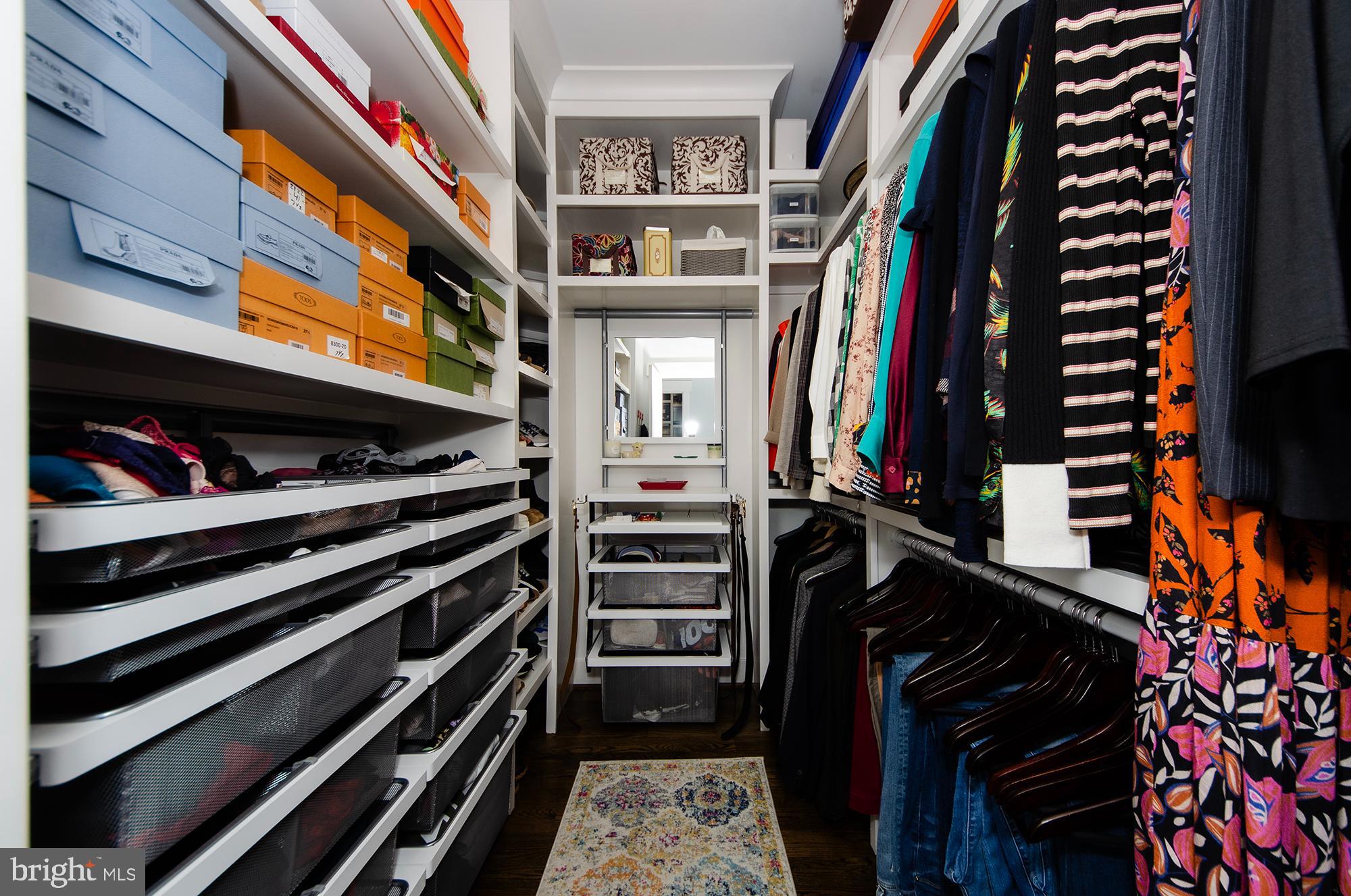 OVER LEE KNOLLS - Residential