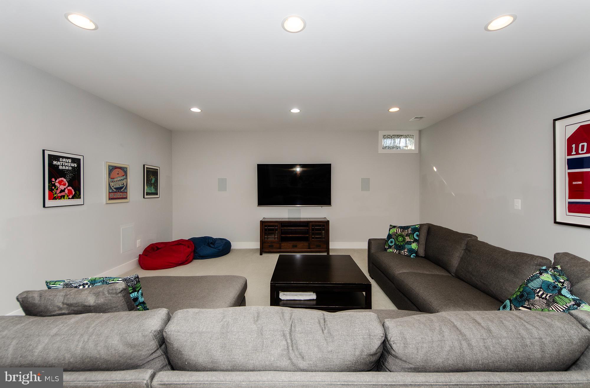 OVER LEE KNOLLS - Residential