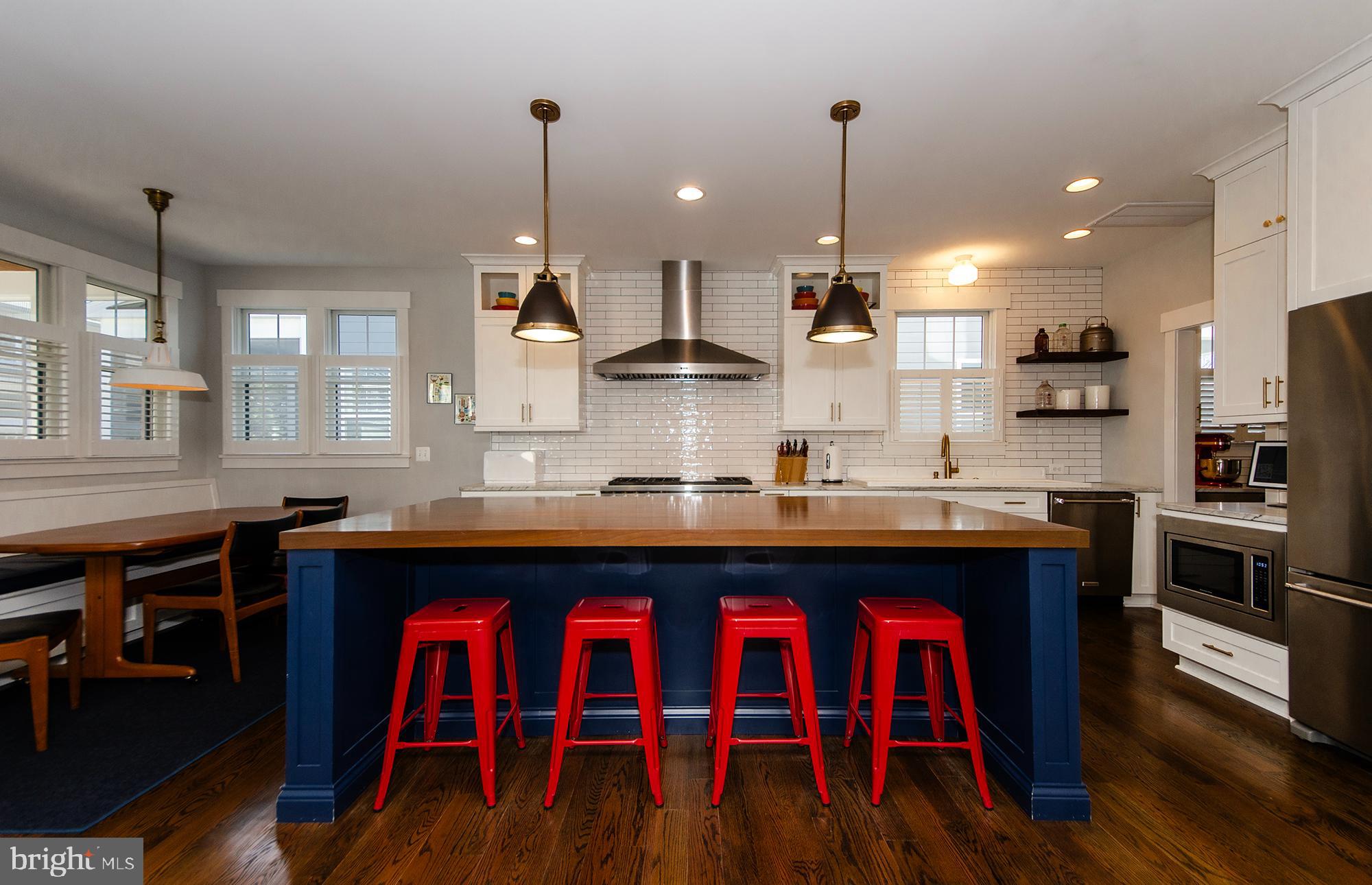 OVER LEE KNOLLS - Residential