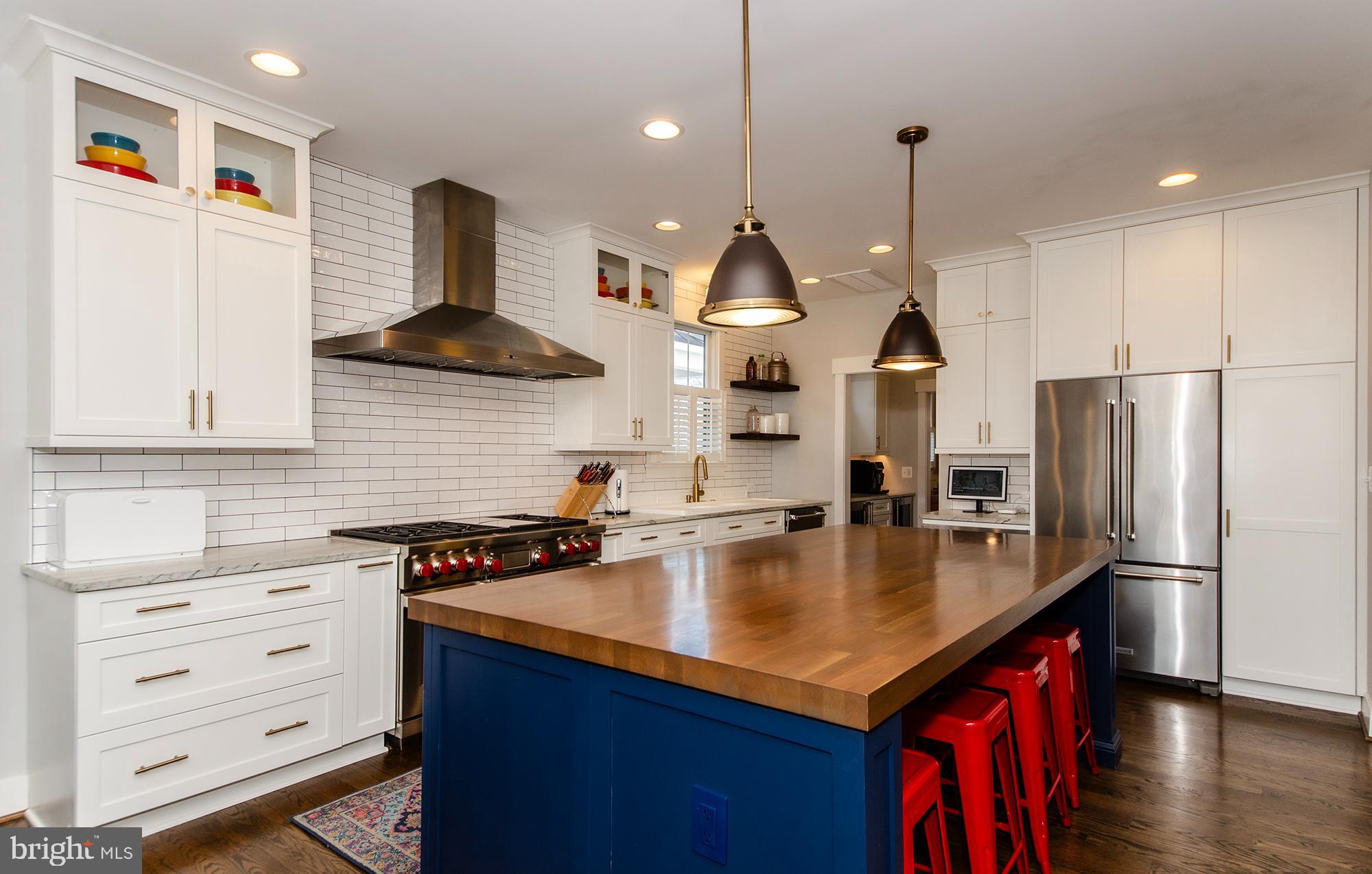 OVER LEE KNOLLS - Residential